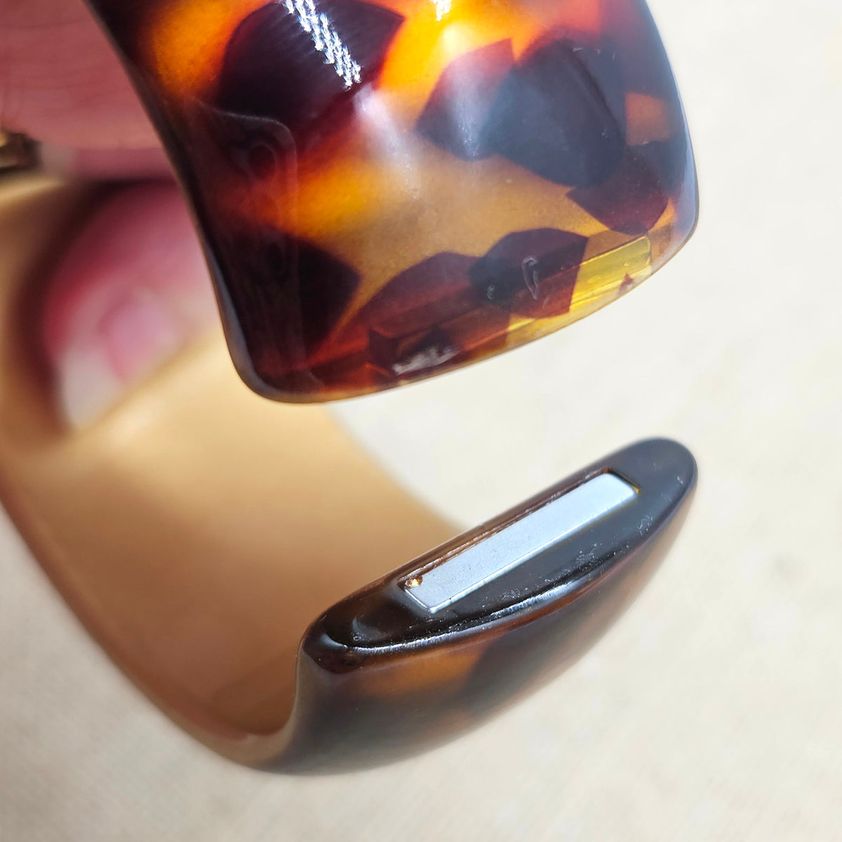 Tortoise Spotted with Gold Lining – Vintage Lucite Clamper Bracelet