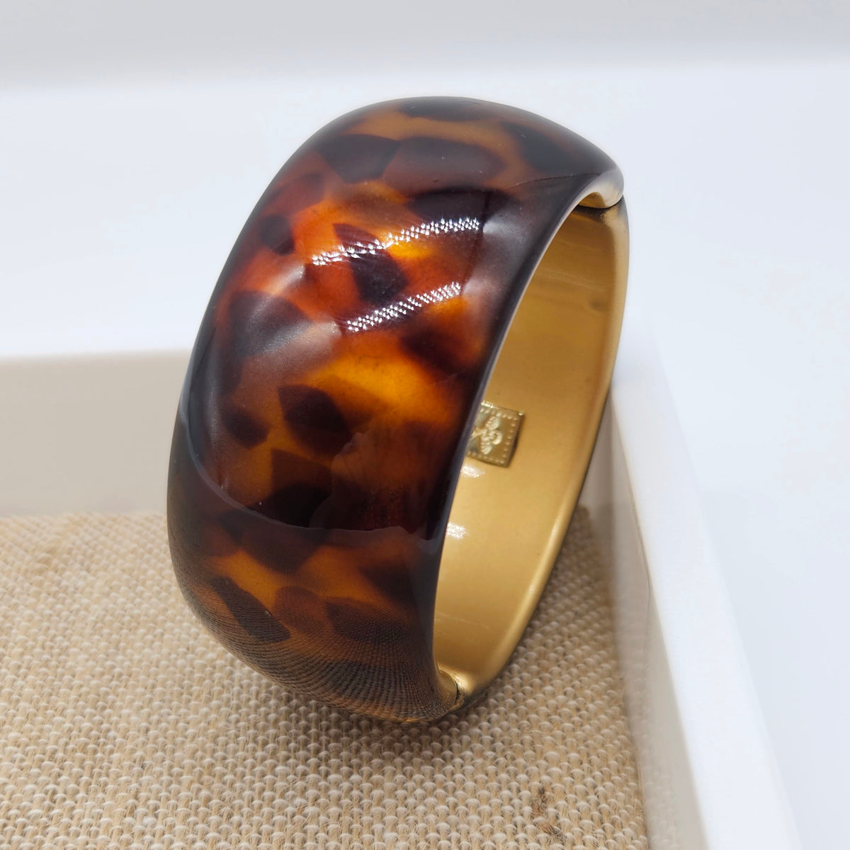Tortoise Spotted with Gold Lining – Vintage Lucite Clamper Bracelet