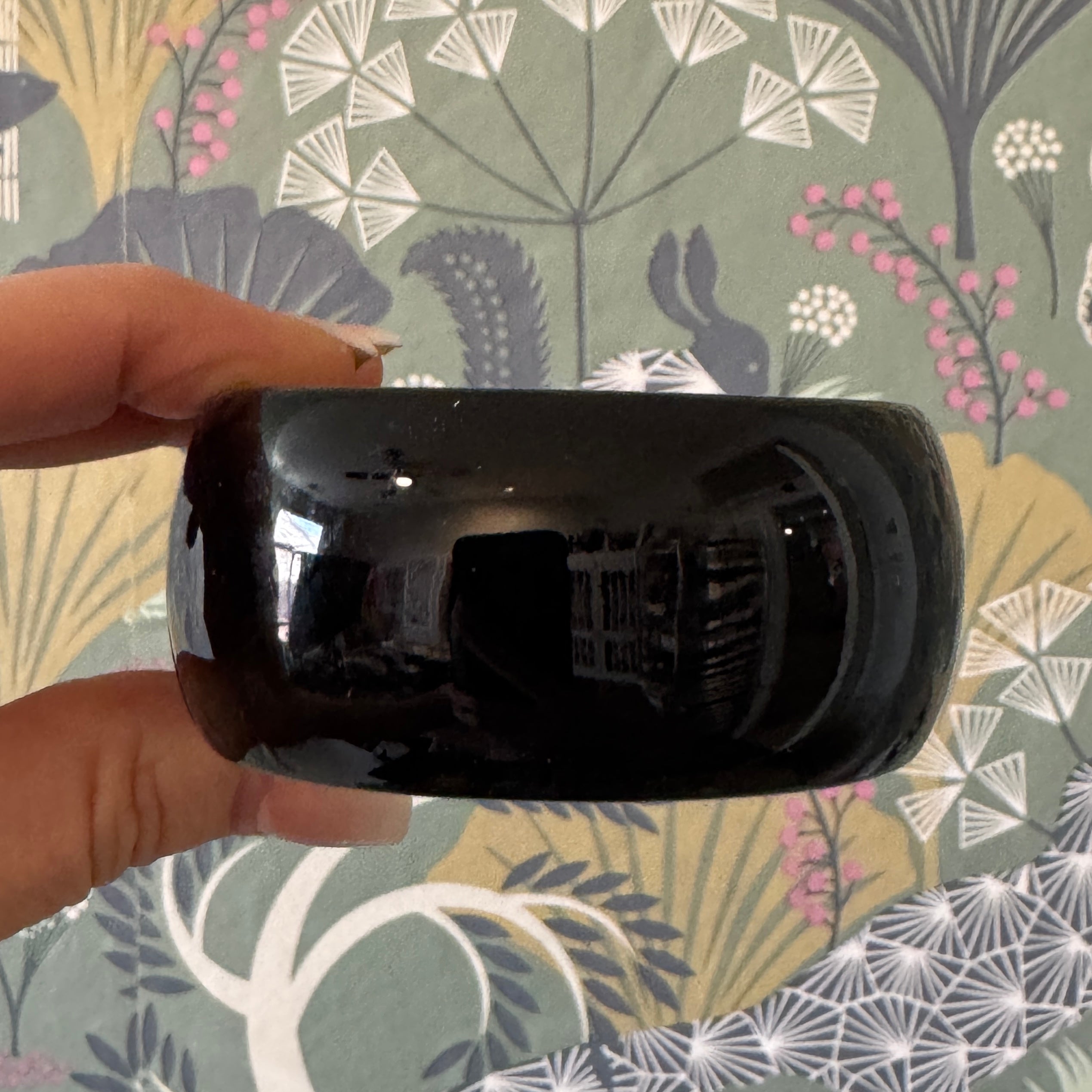 Blackout Queen Bee Gold Lining – Vintage Lucite Clamper Bracelet