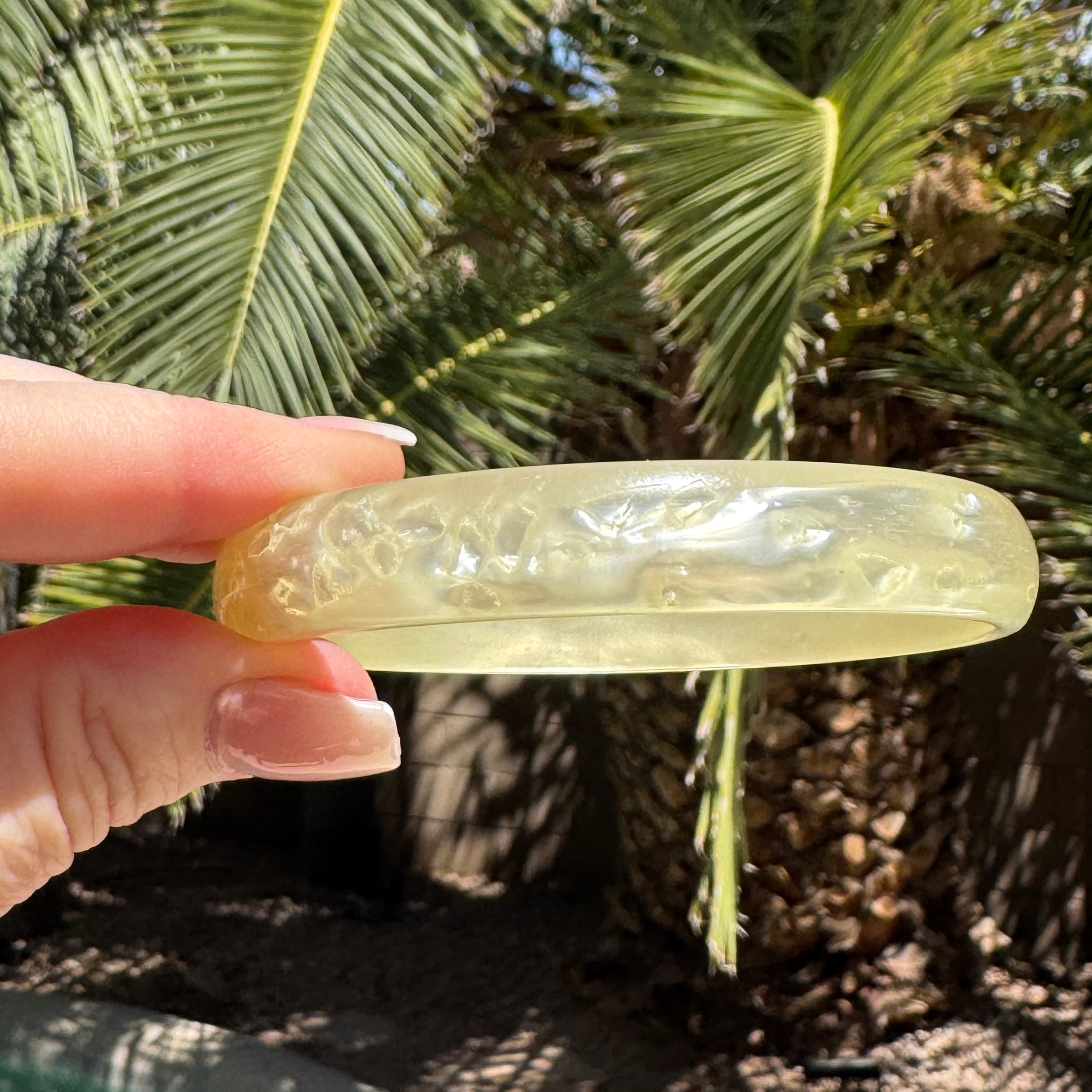 Vintage Marbled Cream Moonglow Bangle Bracelet - 8"