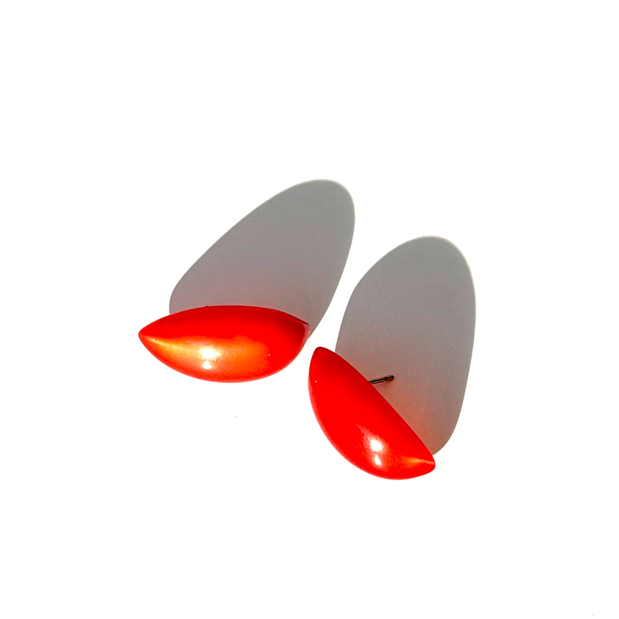 Moonglow C-Carved Stud Earrings