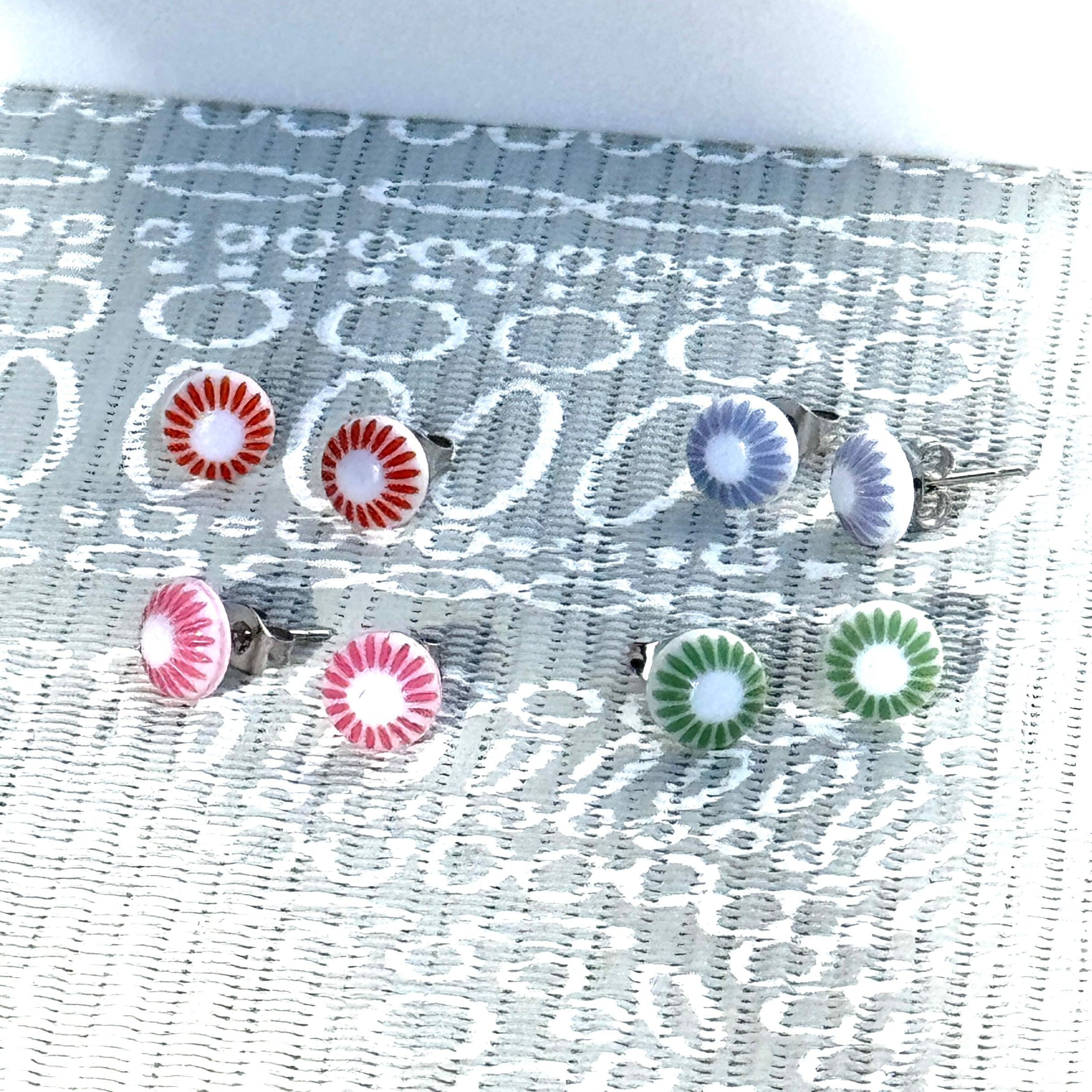 Daisy Pop Stud Earrings