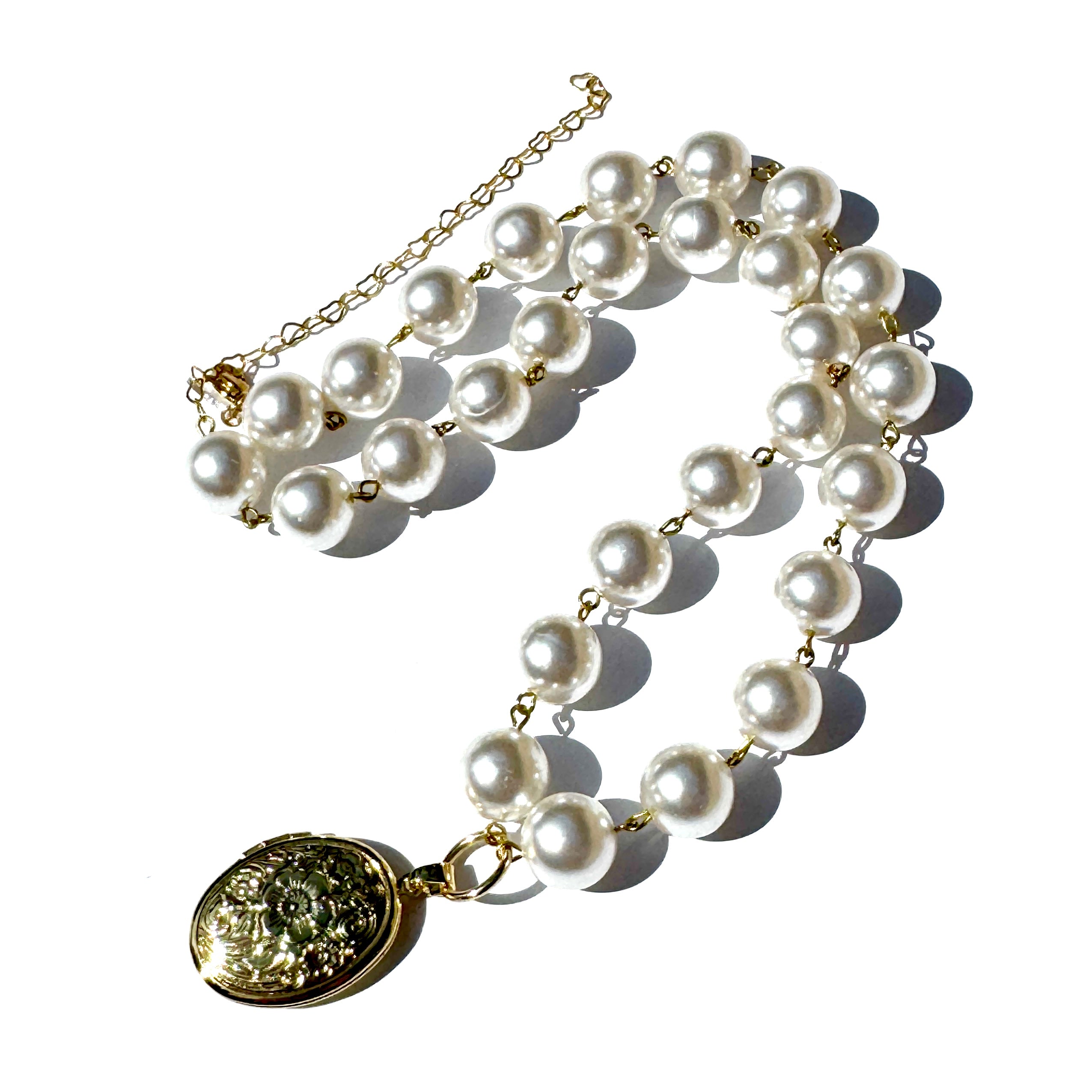 Pearl Reverie Locket Necklace