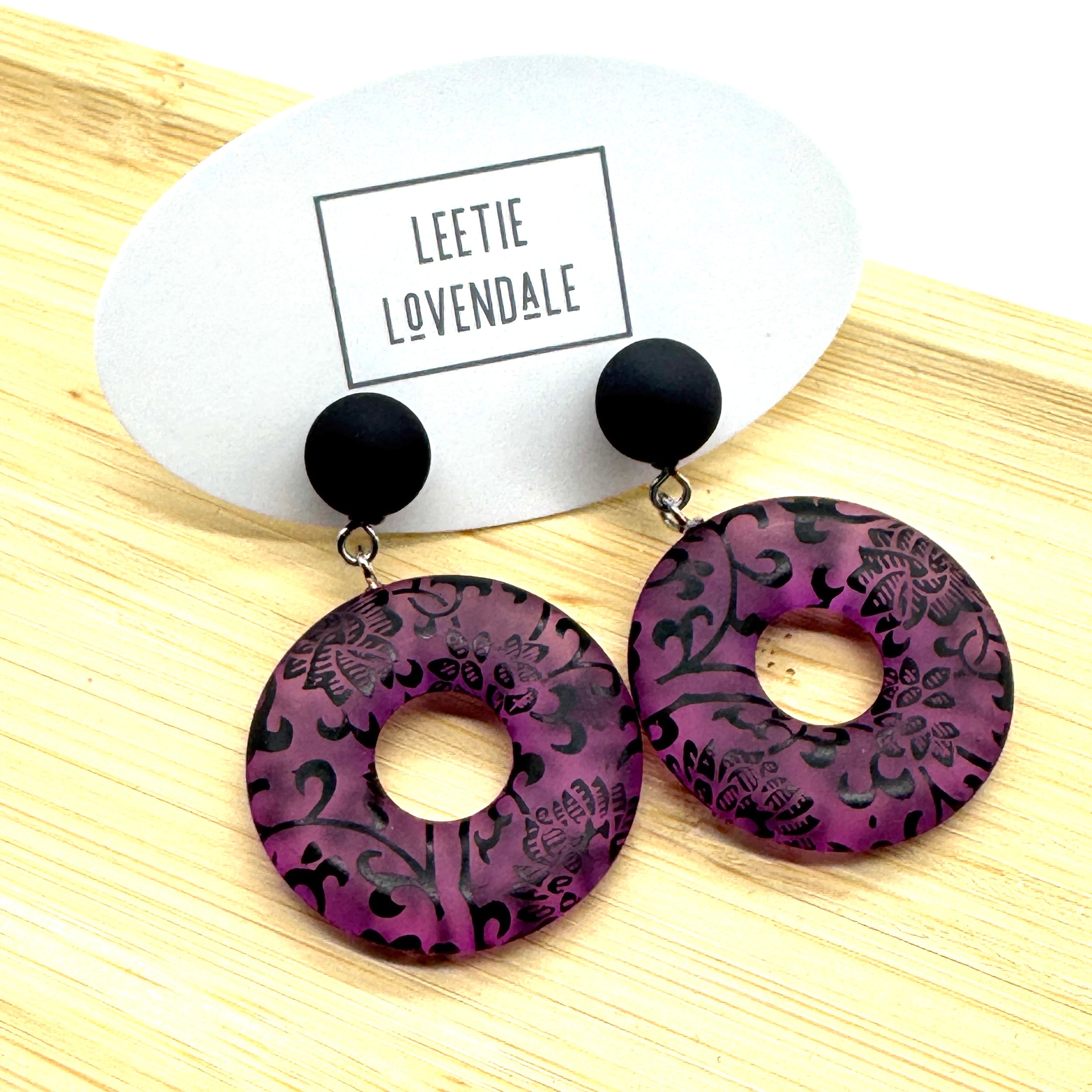 Botanica Noir Drops – Floral Donut Earrings in Hand-Dyed Lucite