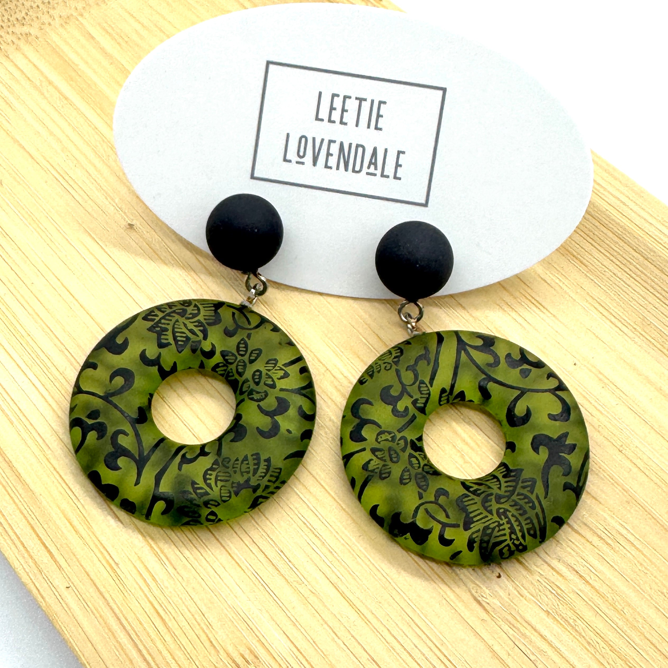 Botanica Noir Drops – Floral Donut Earrings in Hand-Dyed Lucite