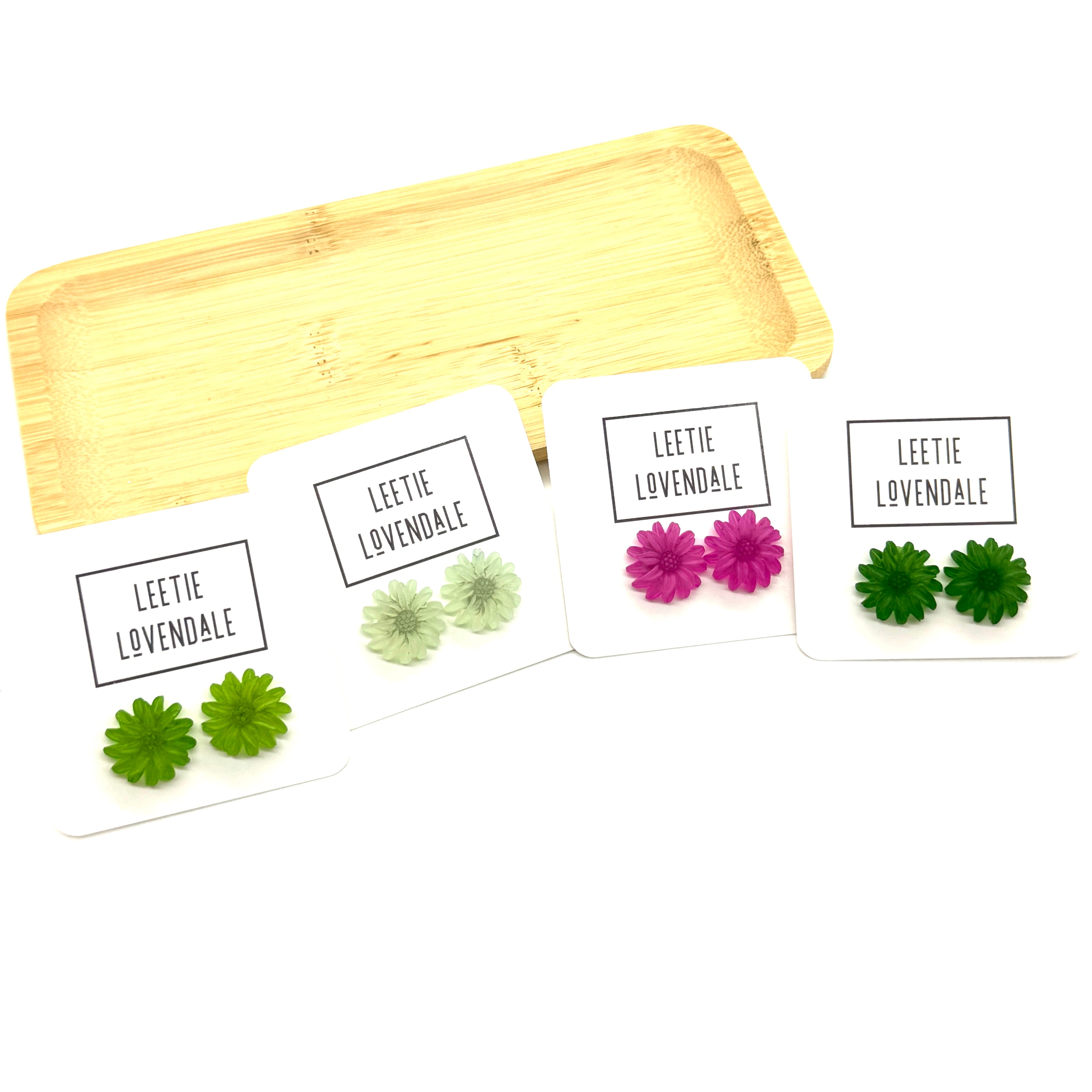 Mini Daisy Stud Earrings – Vintage 90s Resin Florals