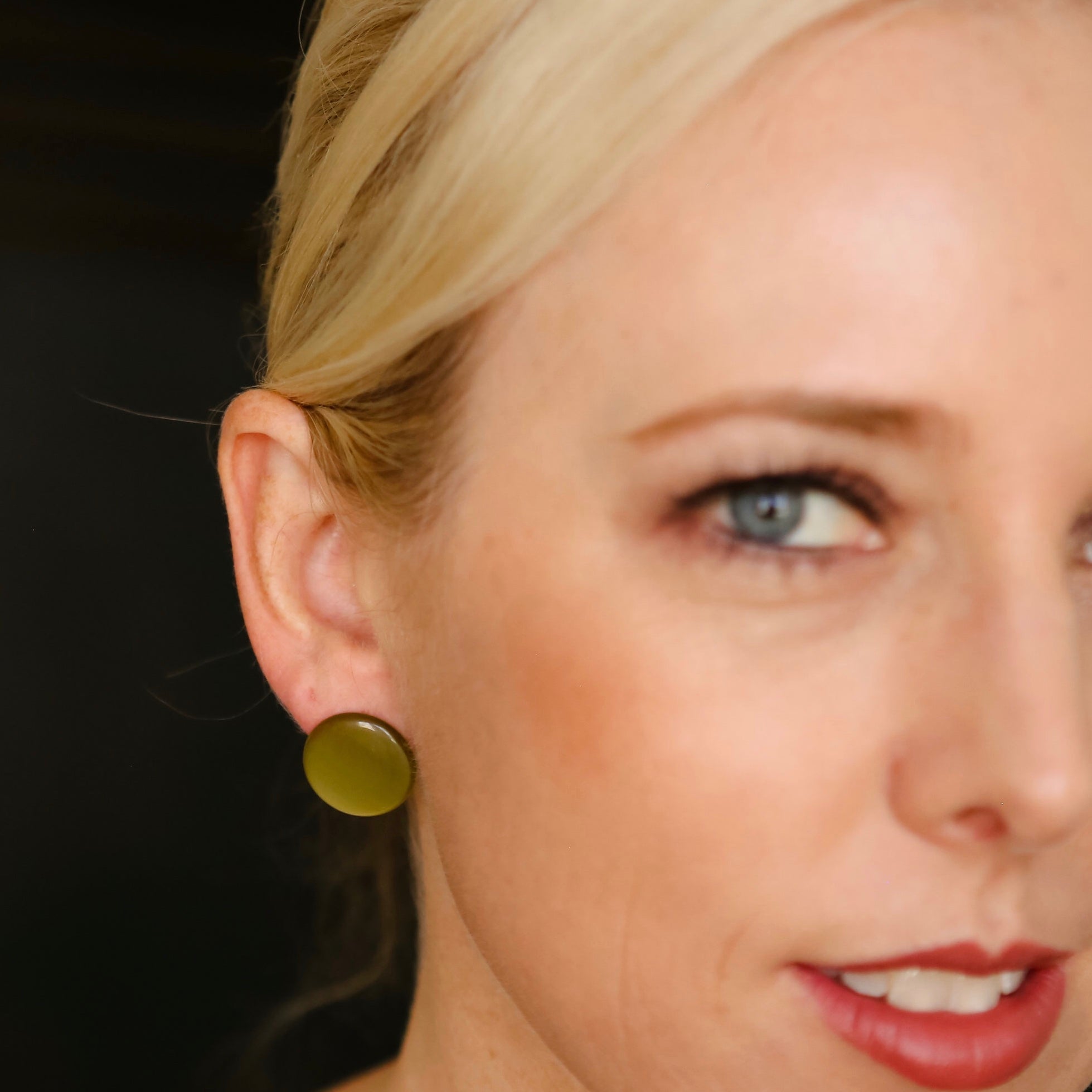 Lavender Matte Marbled Disc Stud Earrings