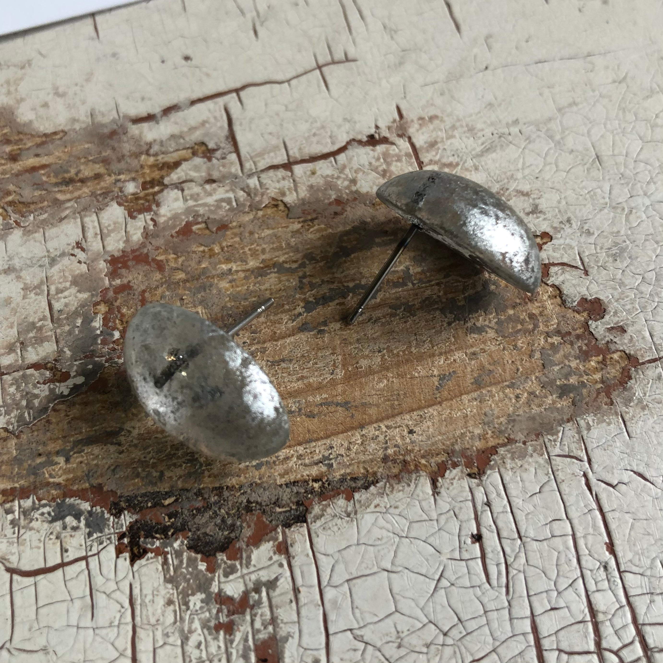 Silver Metallic Mercury Lucite Oval Stud Earrings