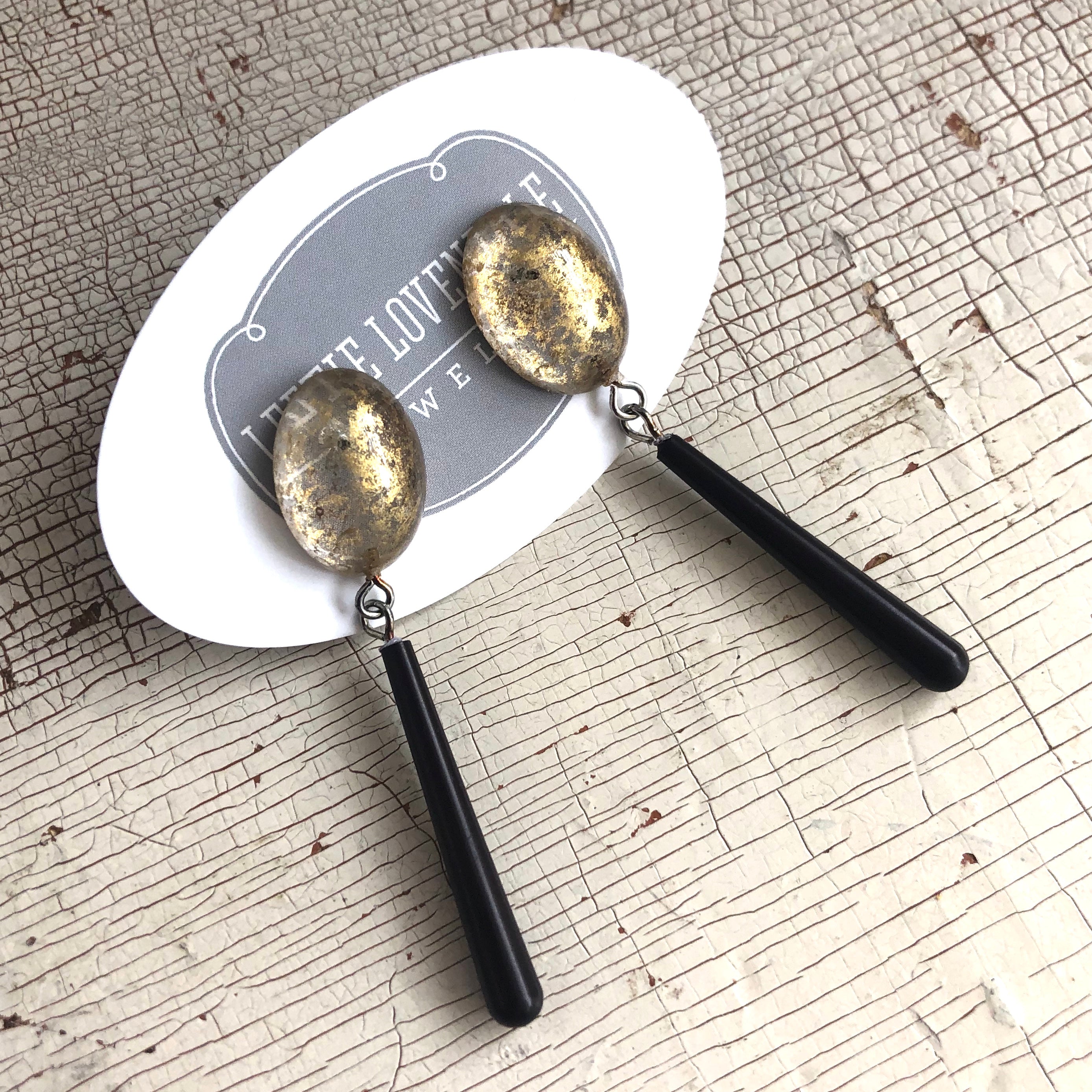 teardrop earrings black