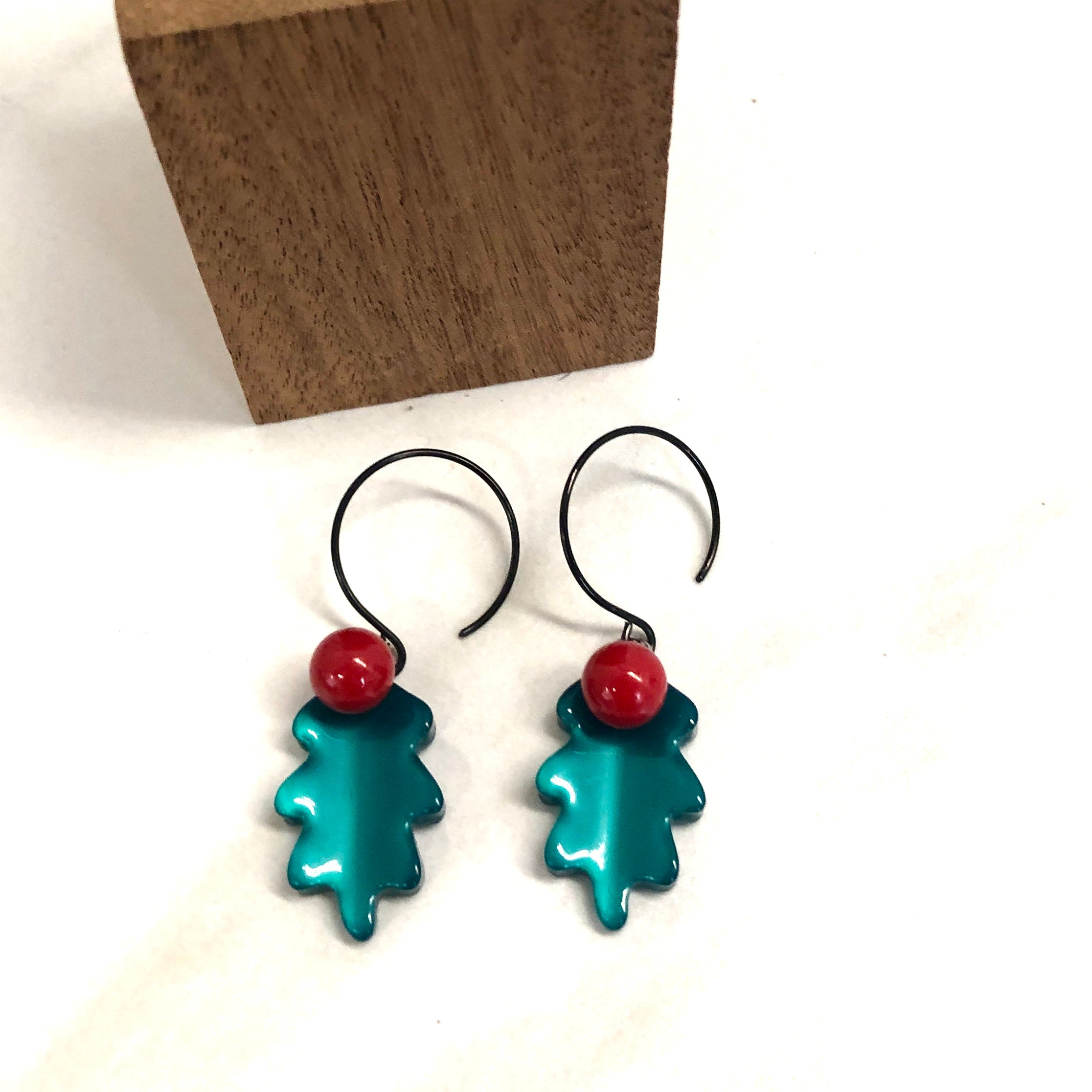 holiday mistletoe earrings