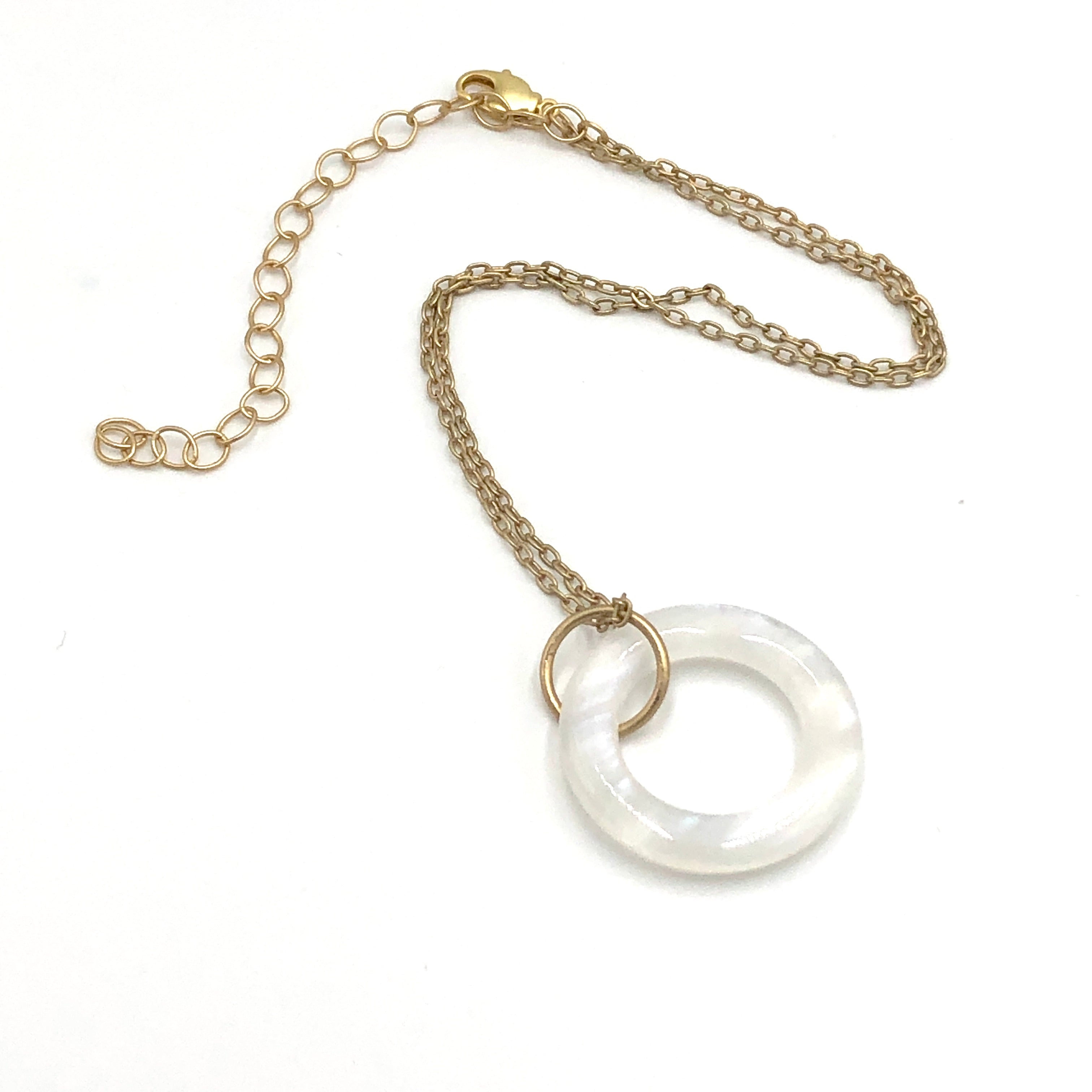 Shell Bakelite and Frosted Gold Shortie Necklace