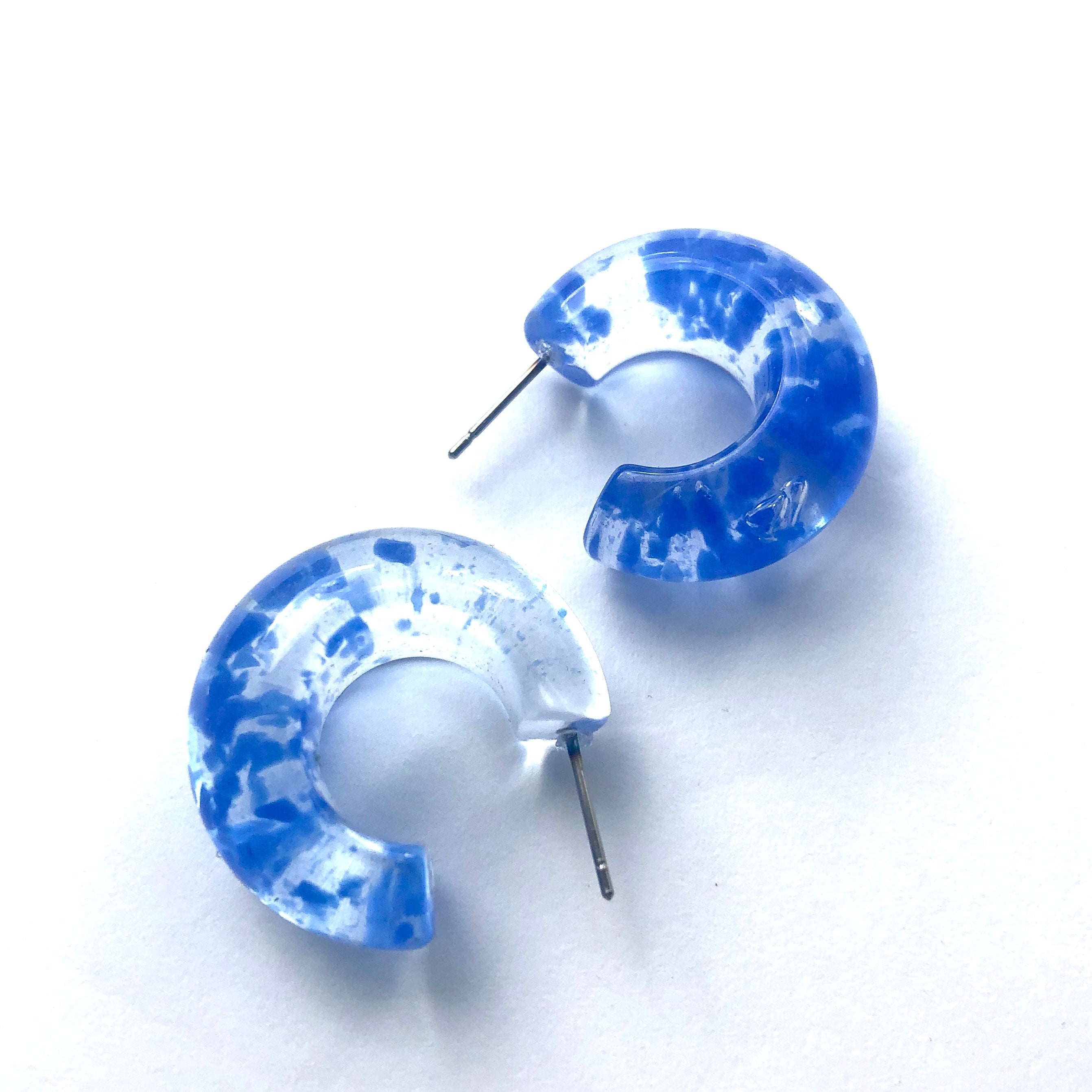 blue snail shell speckle hoops