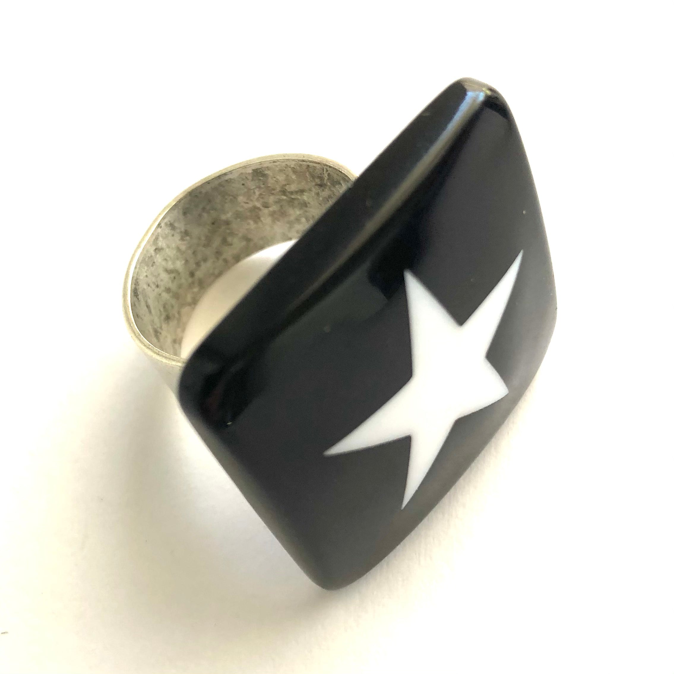 black star ring