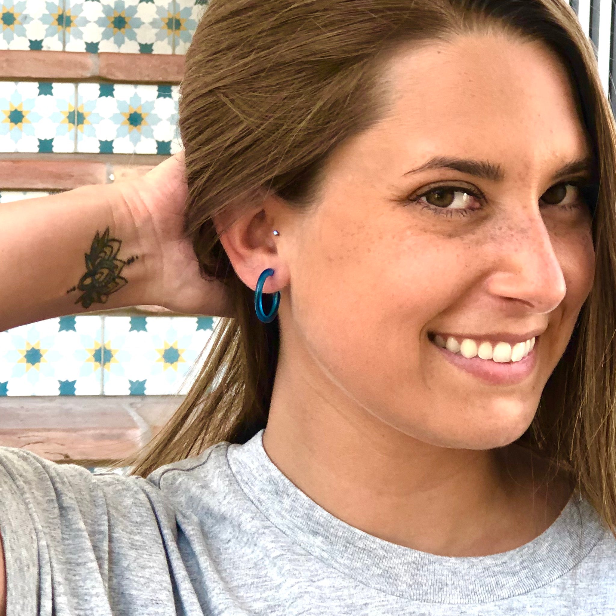 aqua blue hoops on victoria