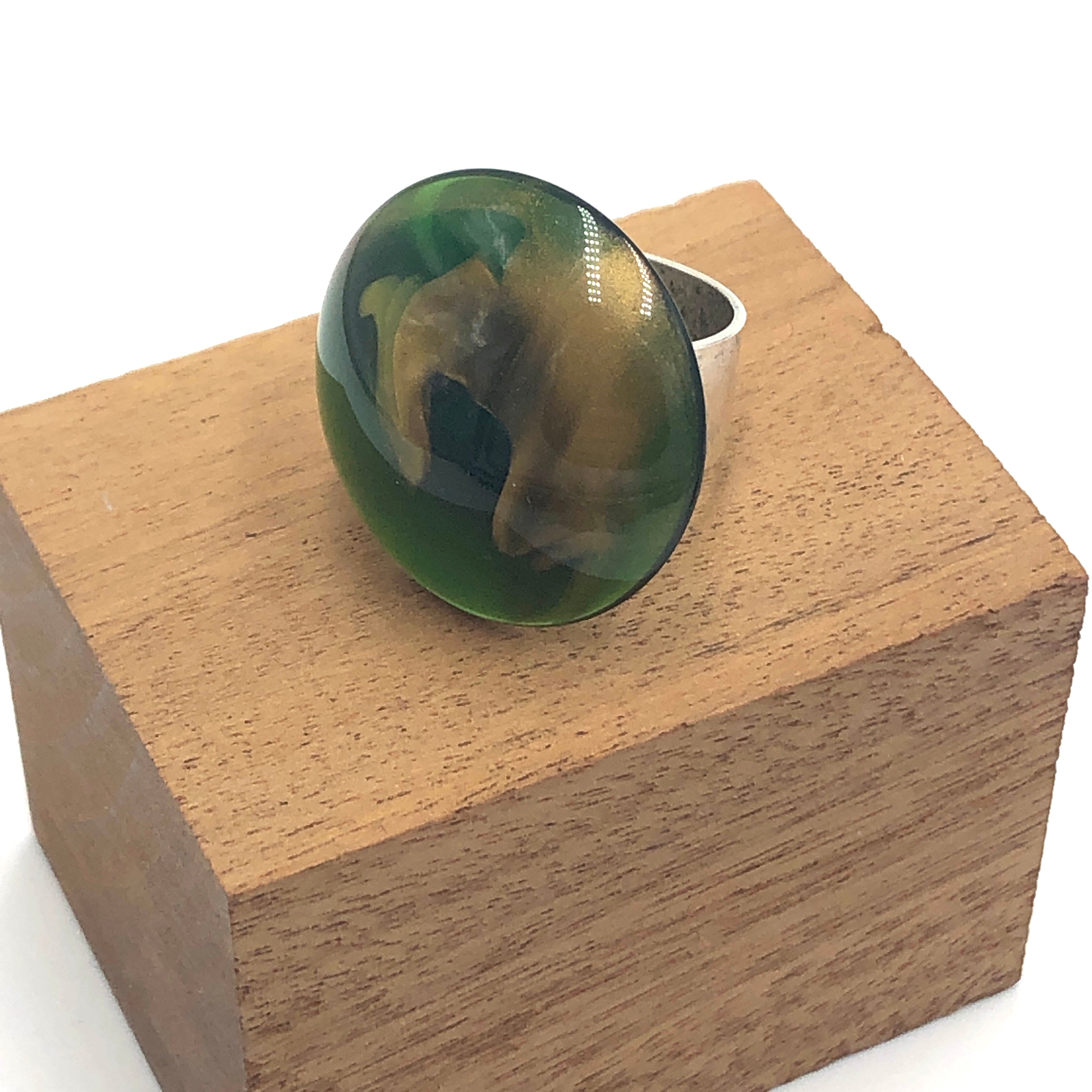 emerald green ring