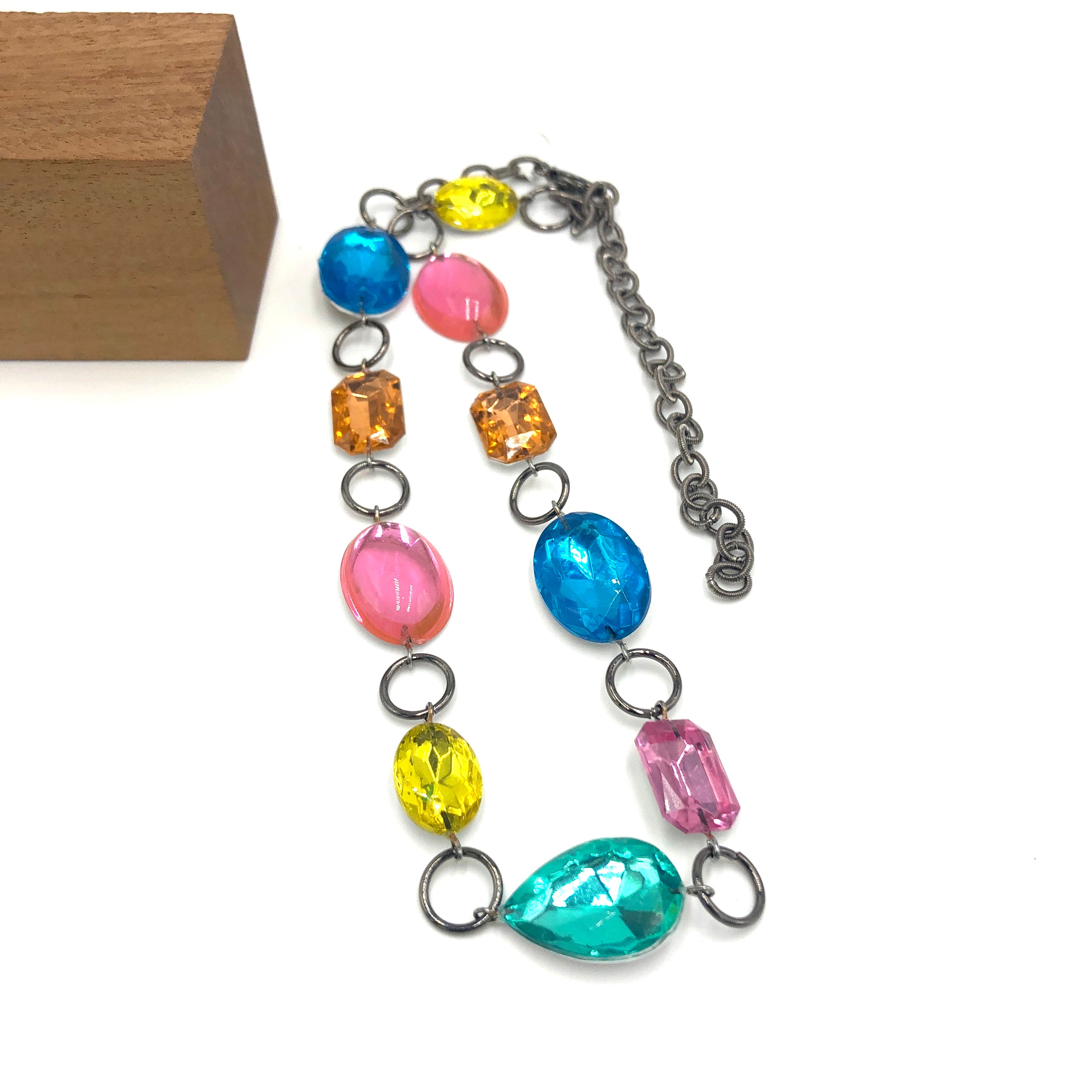 Bright Tones Story Shine-On Gem Shortie Necklace