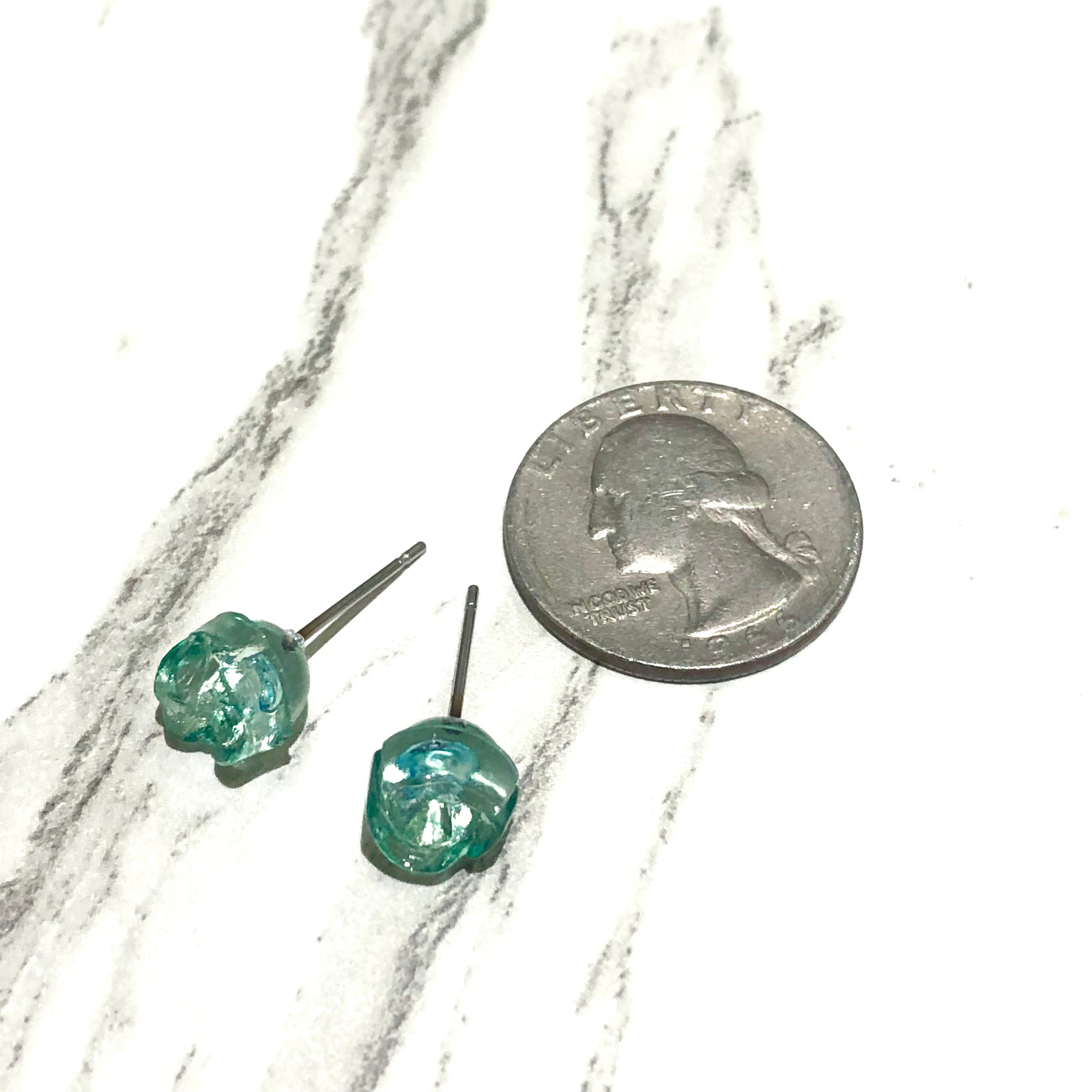 green earrings