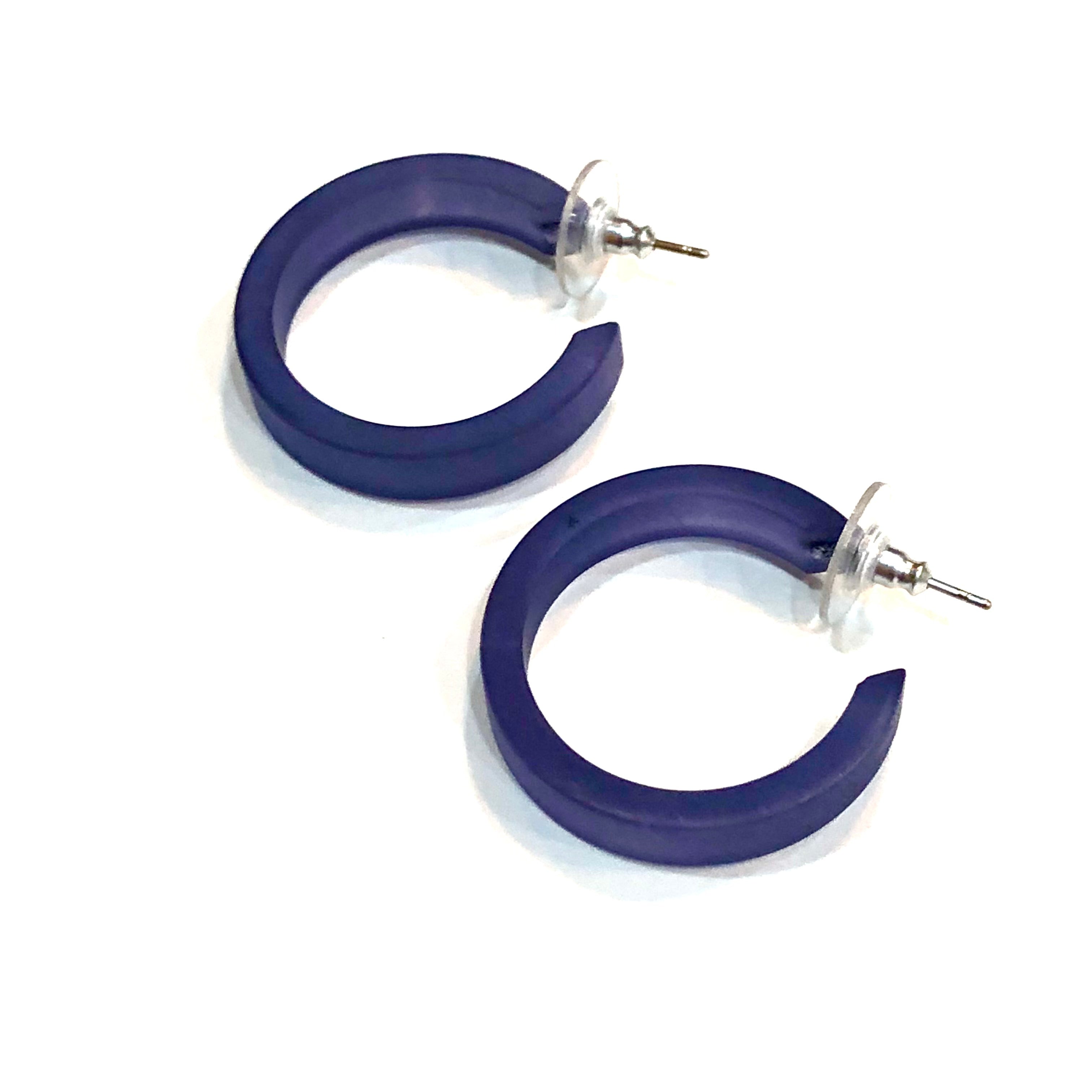 vintage blue hoops