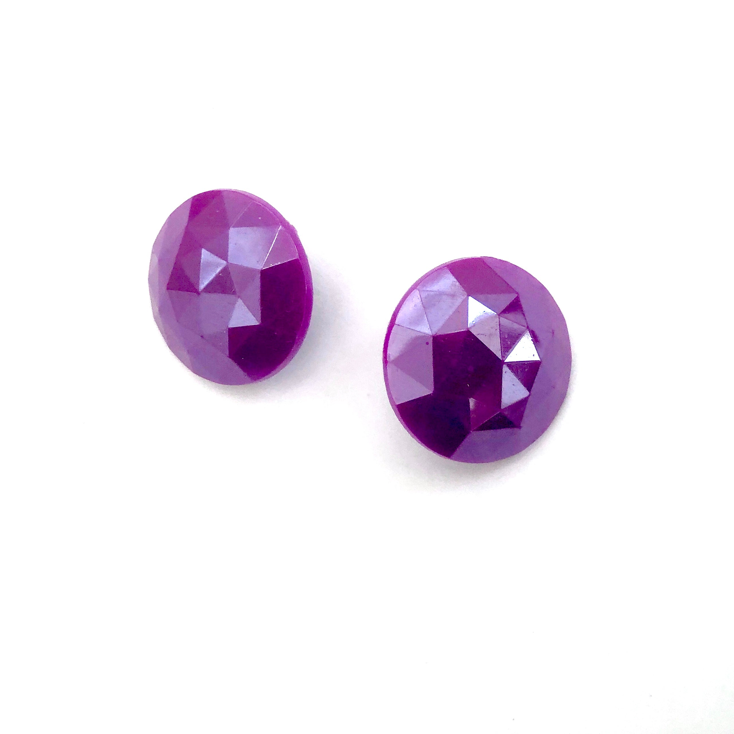 faceted retro violet