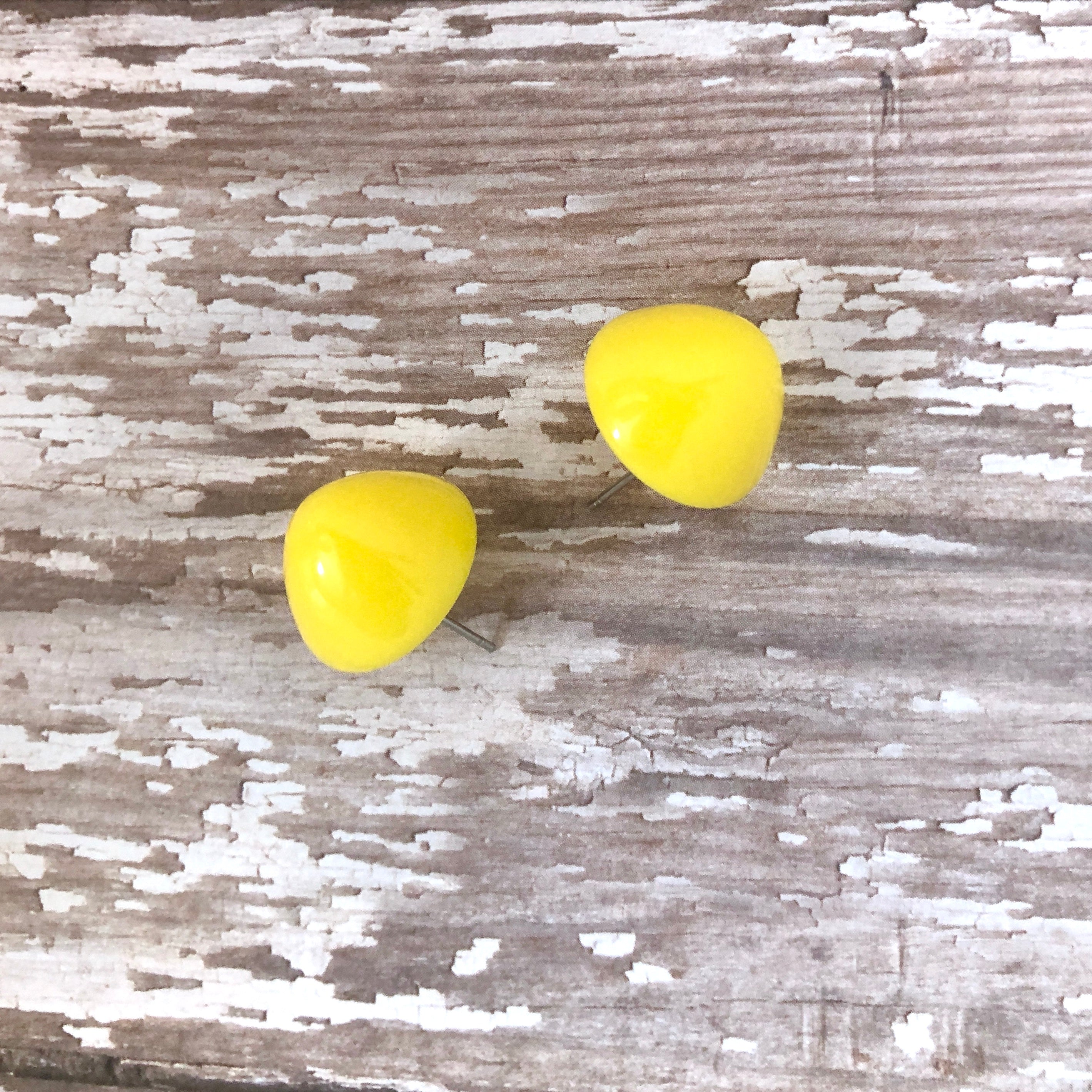 retro stud earrings