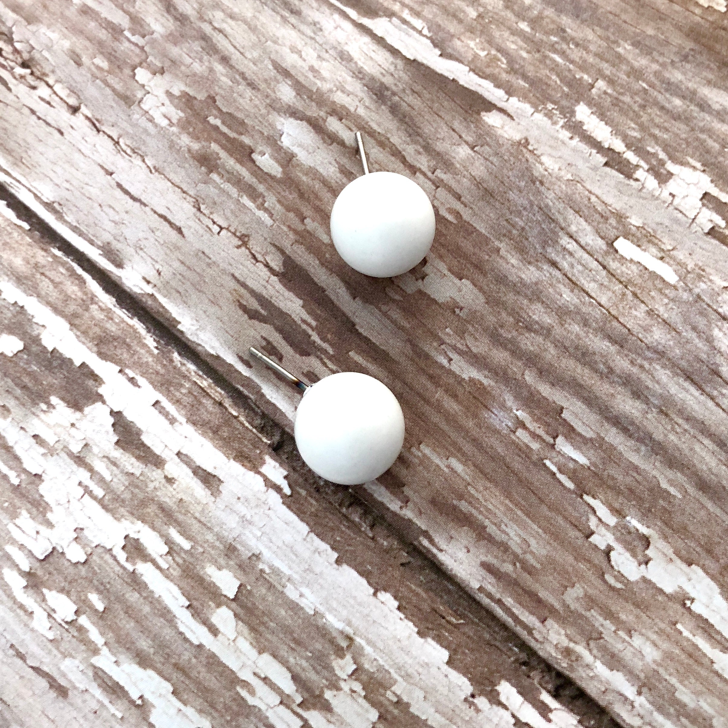 white leetie earrings