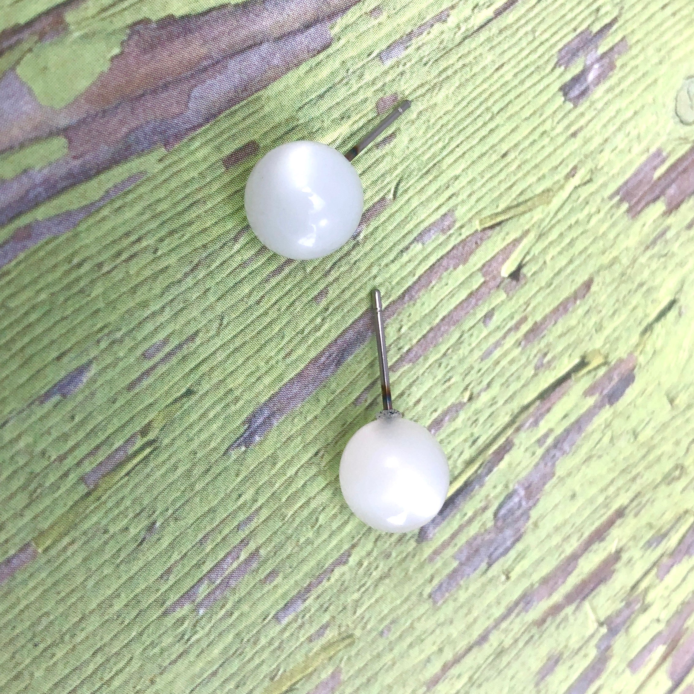 moonglow leetie studs