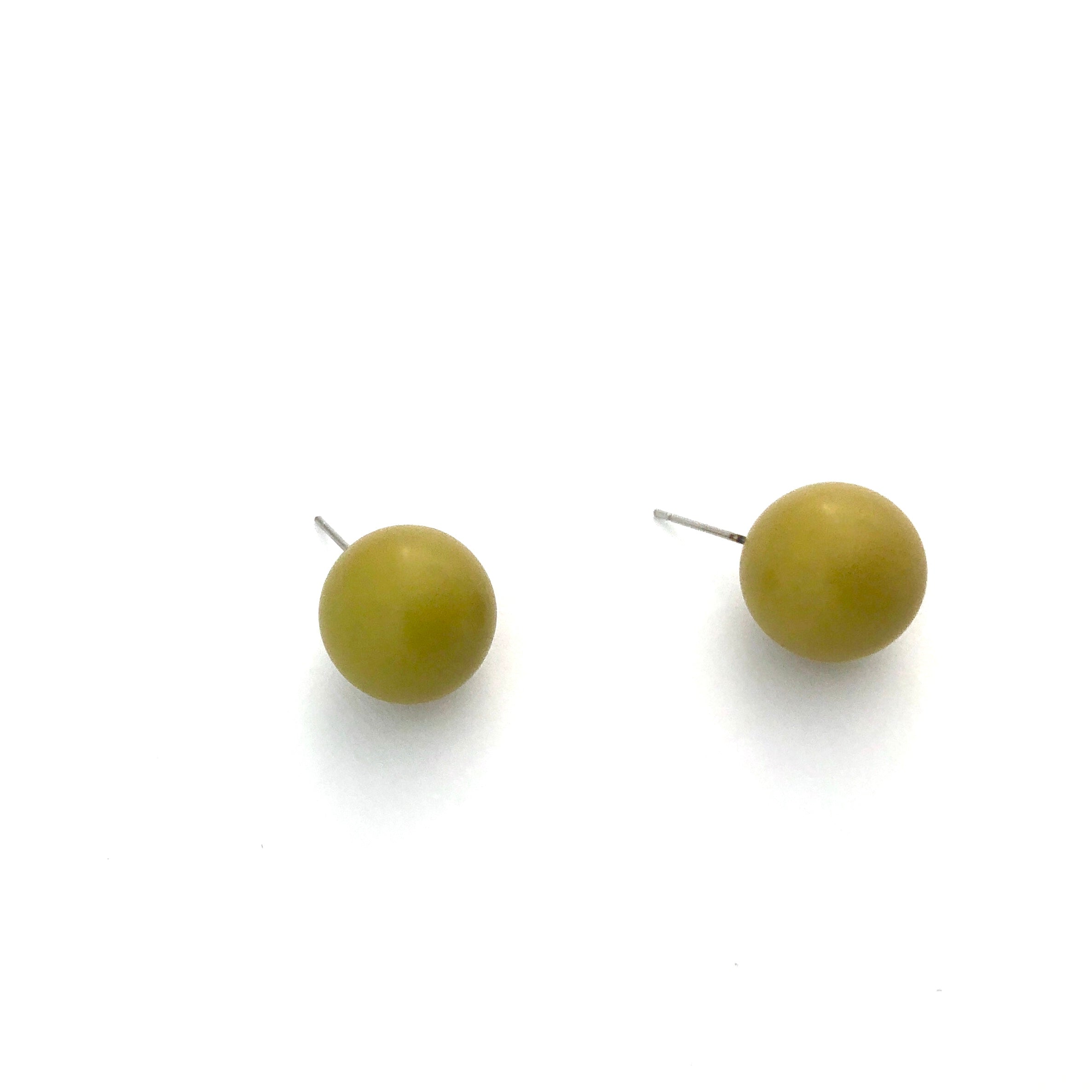 jumbo stud earrings