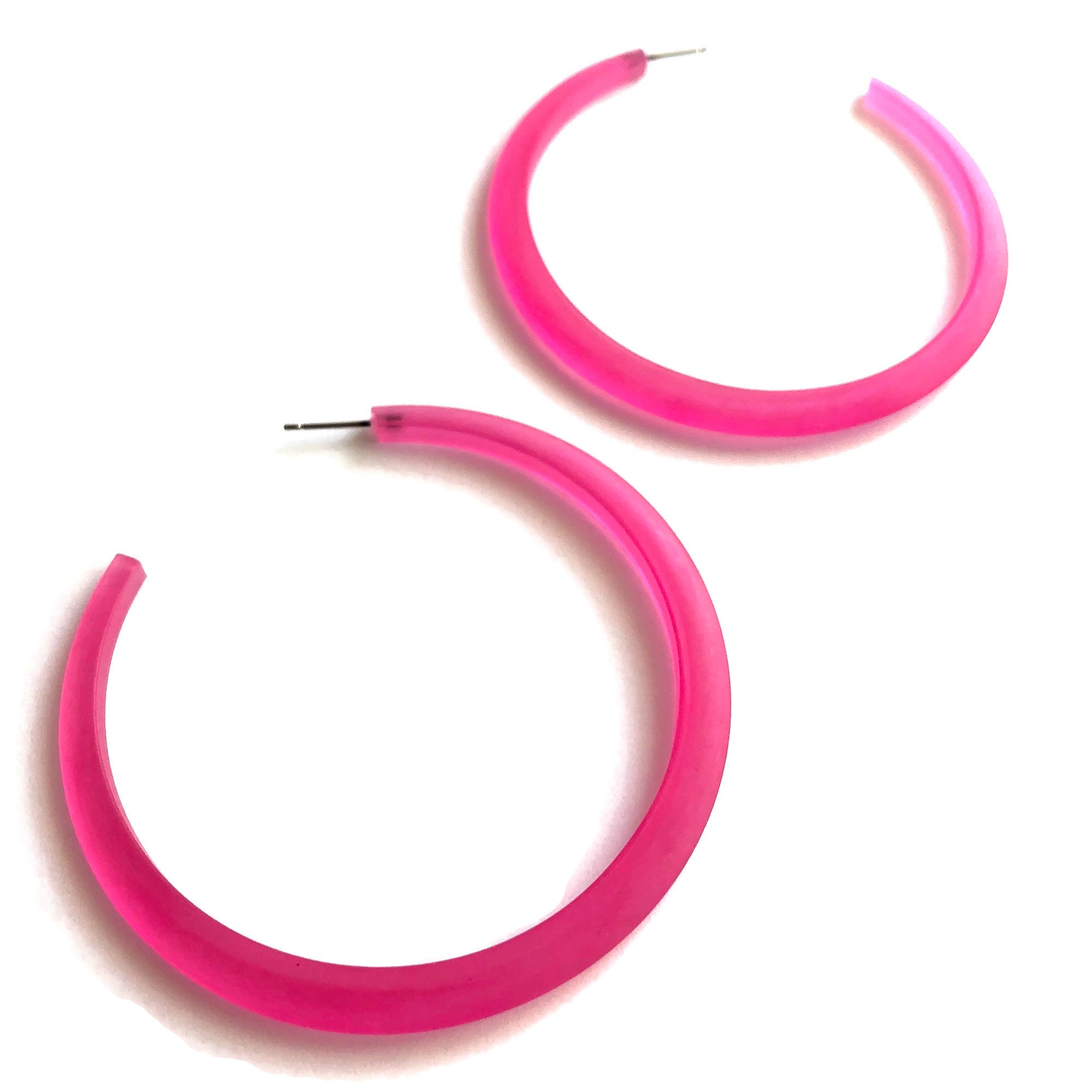 fuchsia hoop earrings