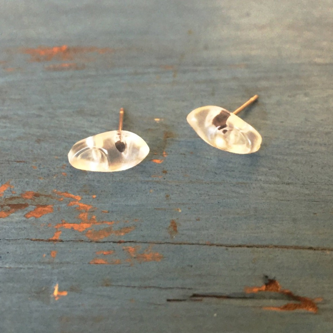 clog stud earrings