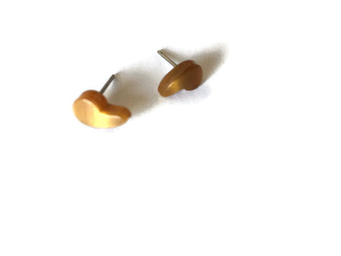 gold comma studs