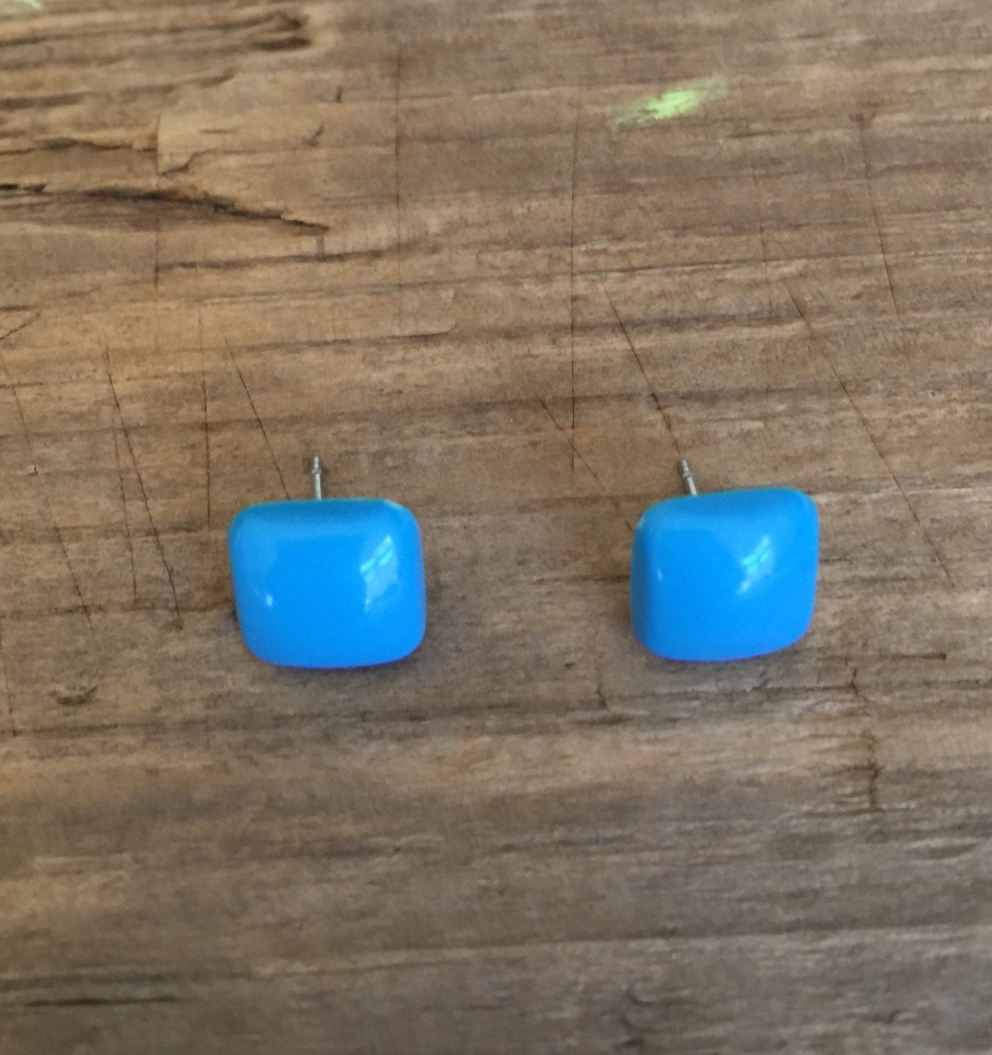 aqua square studs