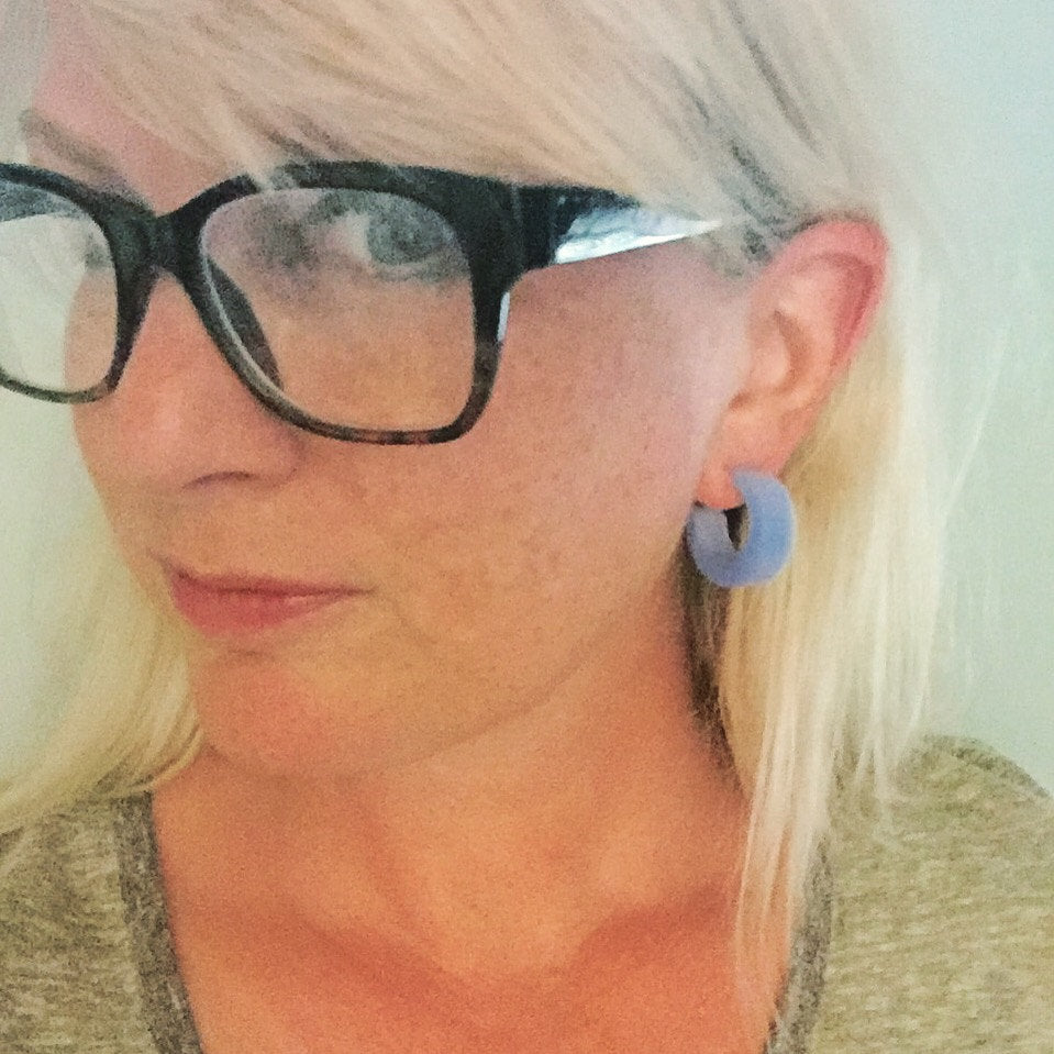 white earrings hoops