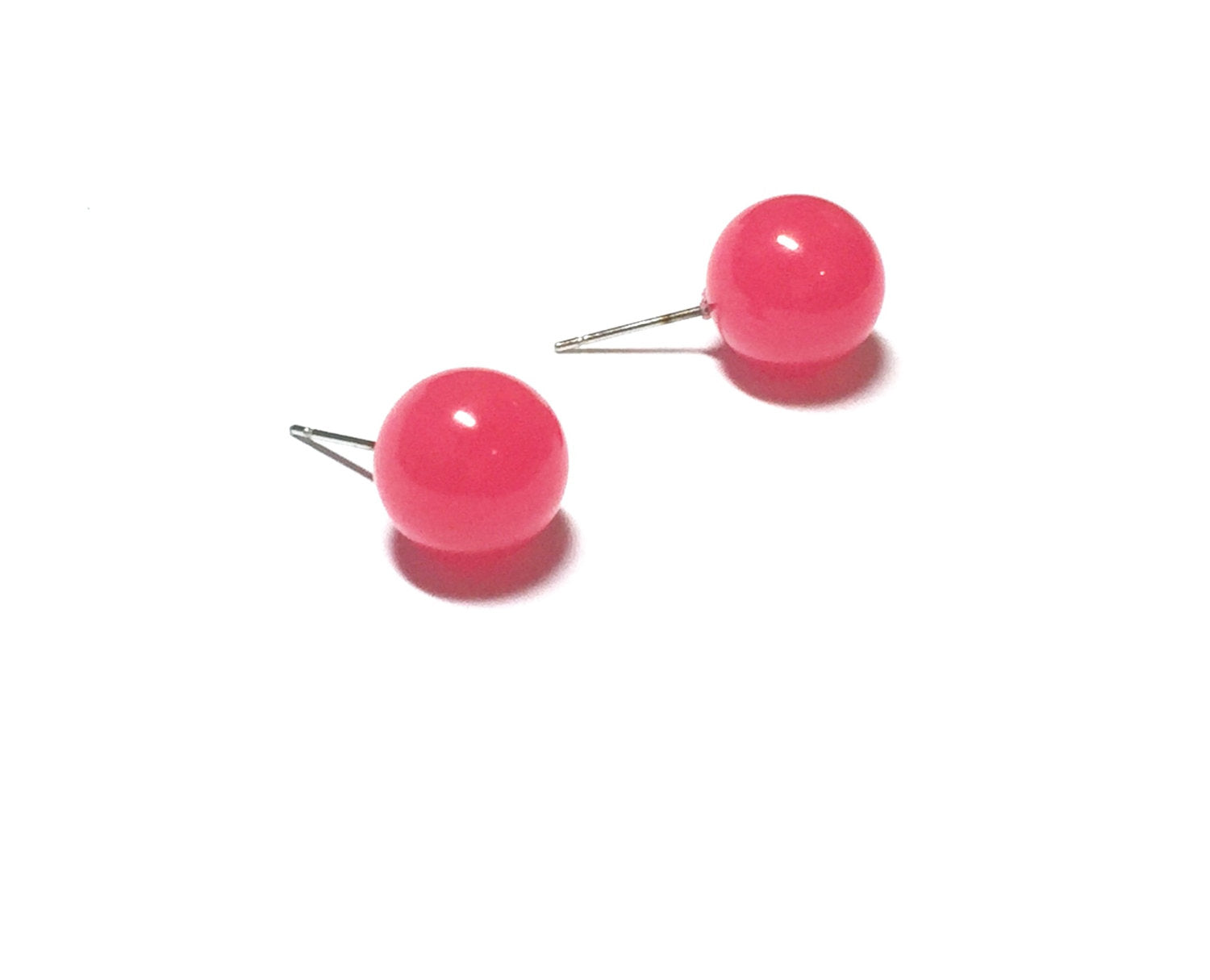 stud earrings fuchsia