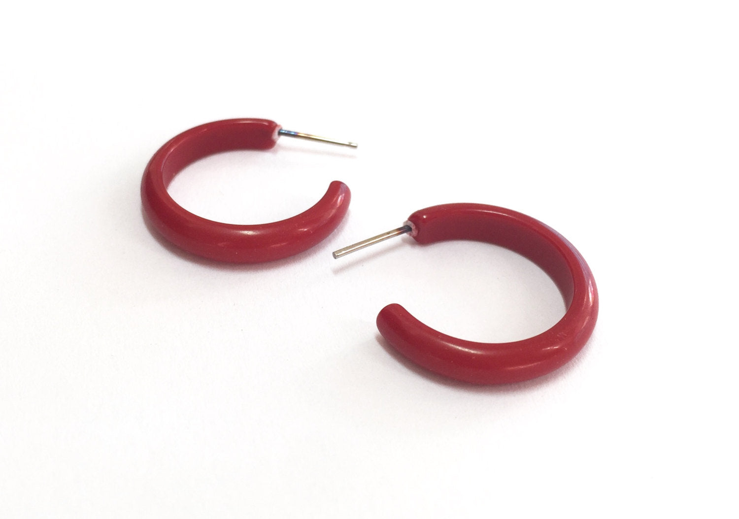 retro skinny red hoops