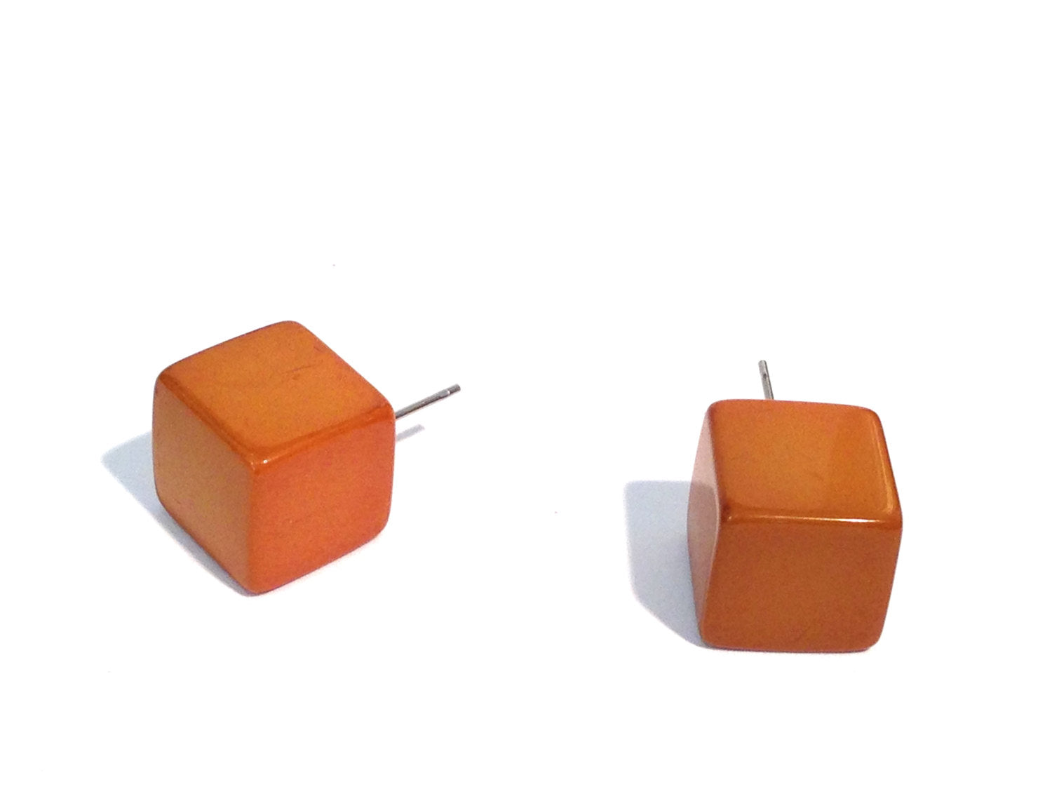 dark beige cube earrings