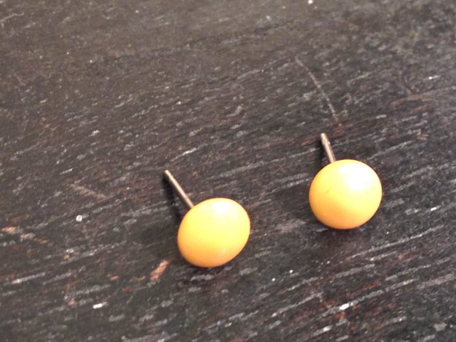 leetie retro studs yellow