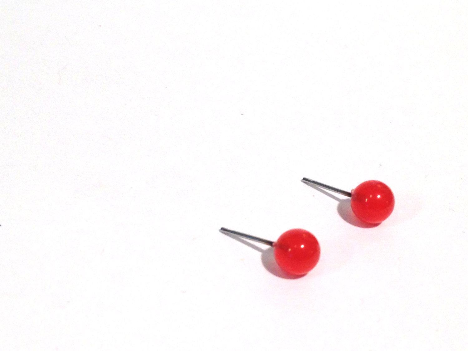 tiny tomato red studs