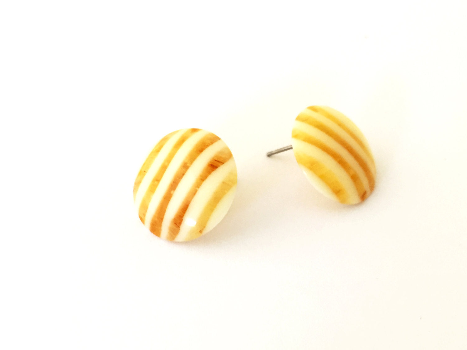 honoey amber stripe studs