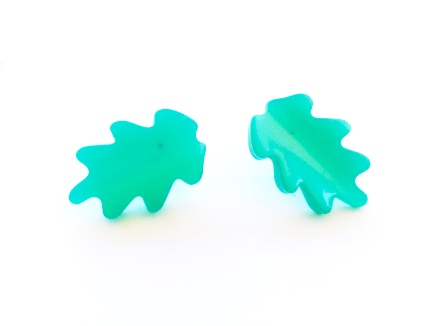 leaf green studs