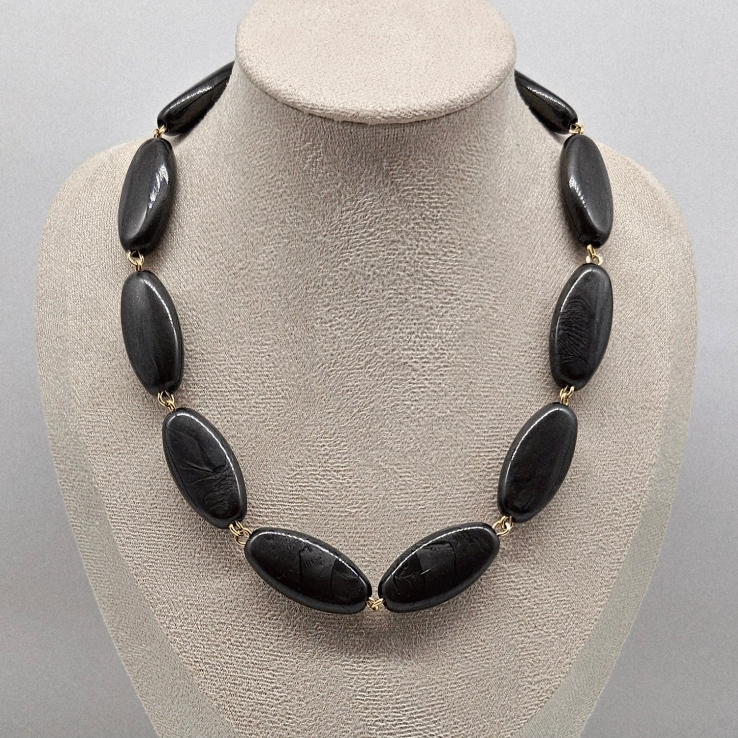 Shadow Form Amelia Necklace