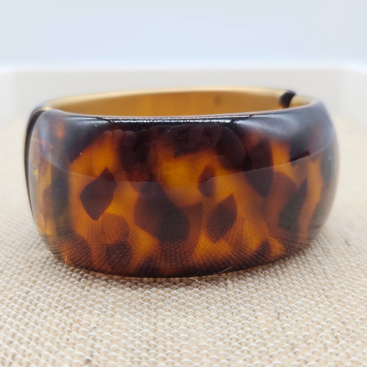 Tortoise Spotted with Gold Lining – Vintage Lucite Clamper Bracelet