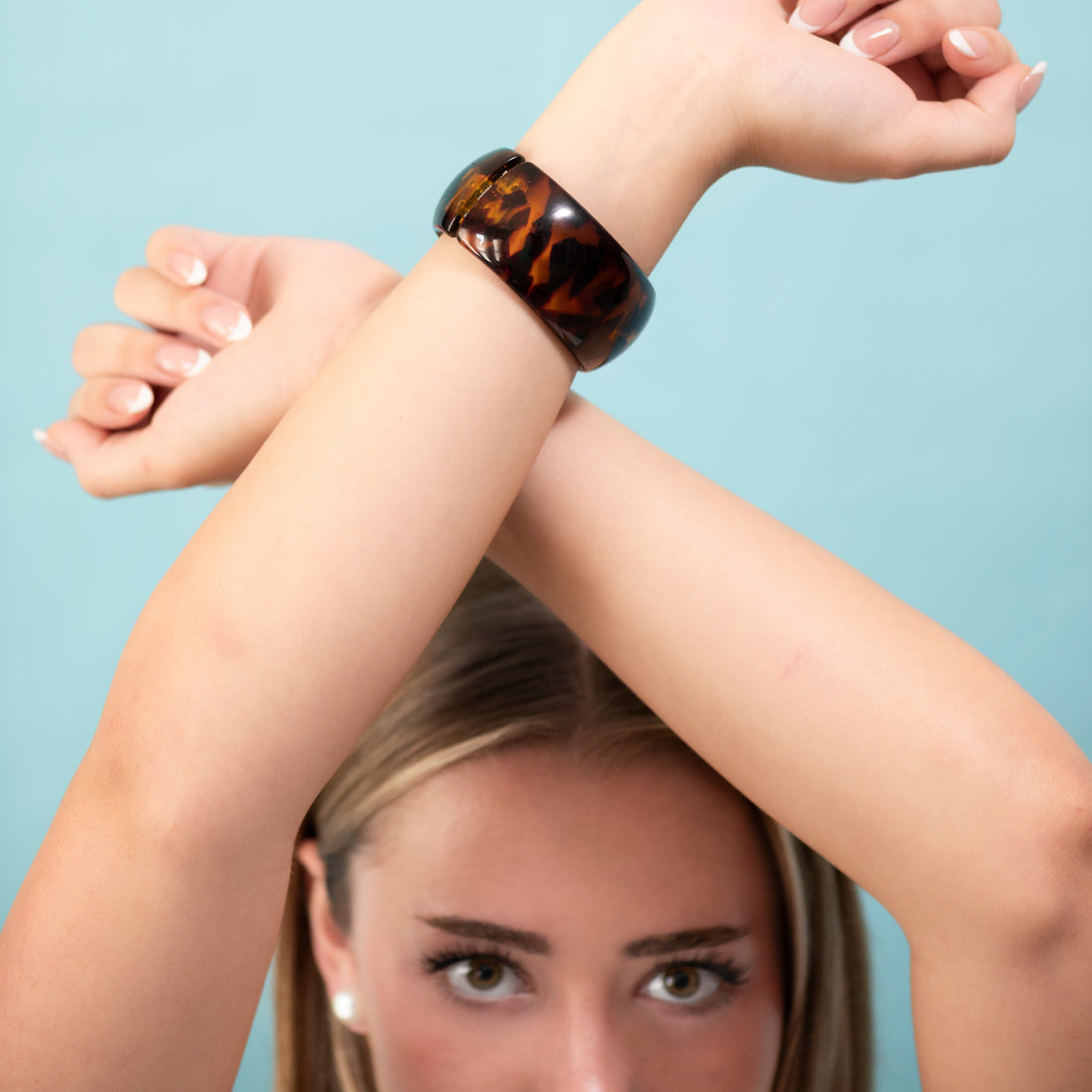 Tortoise Spotted with Gold Lining – Vintage Lucite Clamper Bracelet