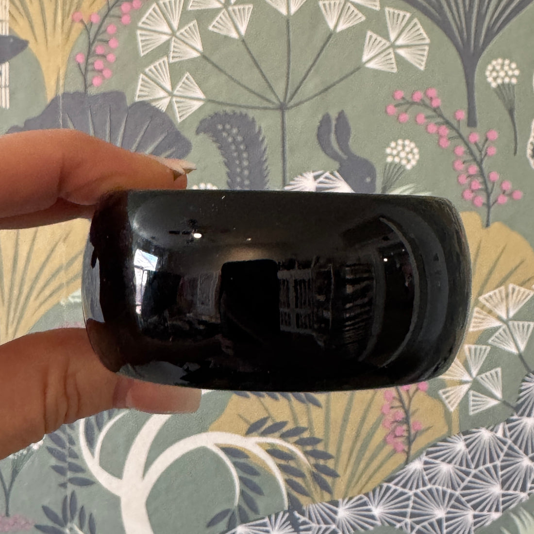 Blackout Queen Bee Gold Lining – Vintage Lucite Clamper Bracelet