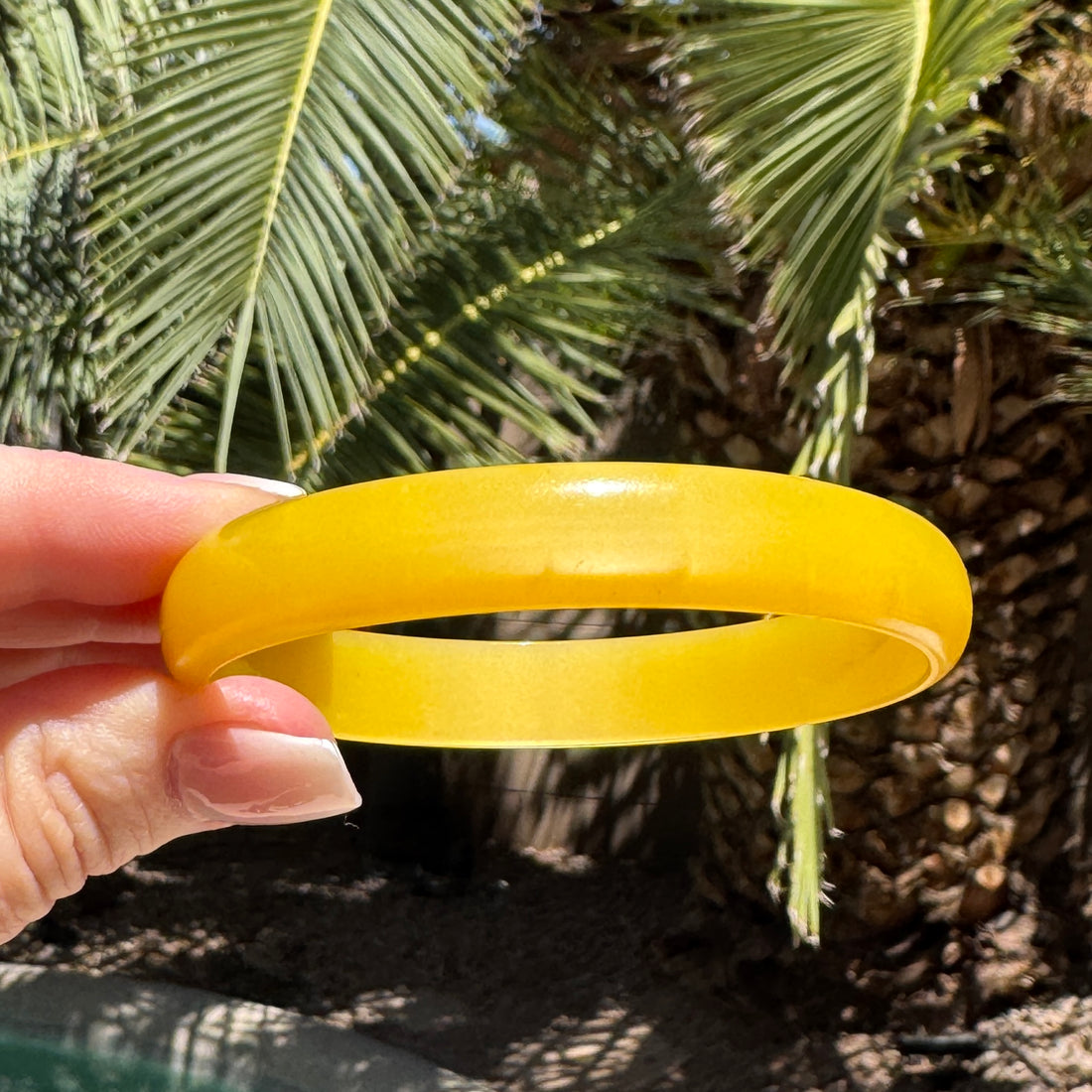 Yellow Moonglow Stripe Lucite Best Bangle Bracelet - RARE 8&quot;