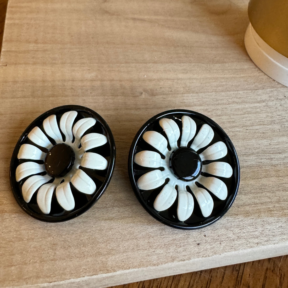 Black and White Metal Daisy Flower Layered Stud Earrings *