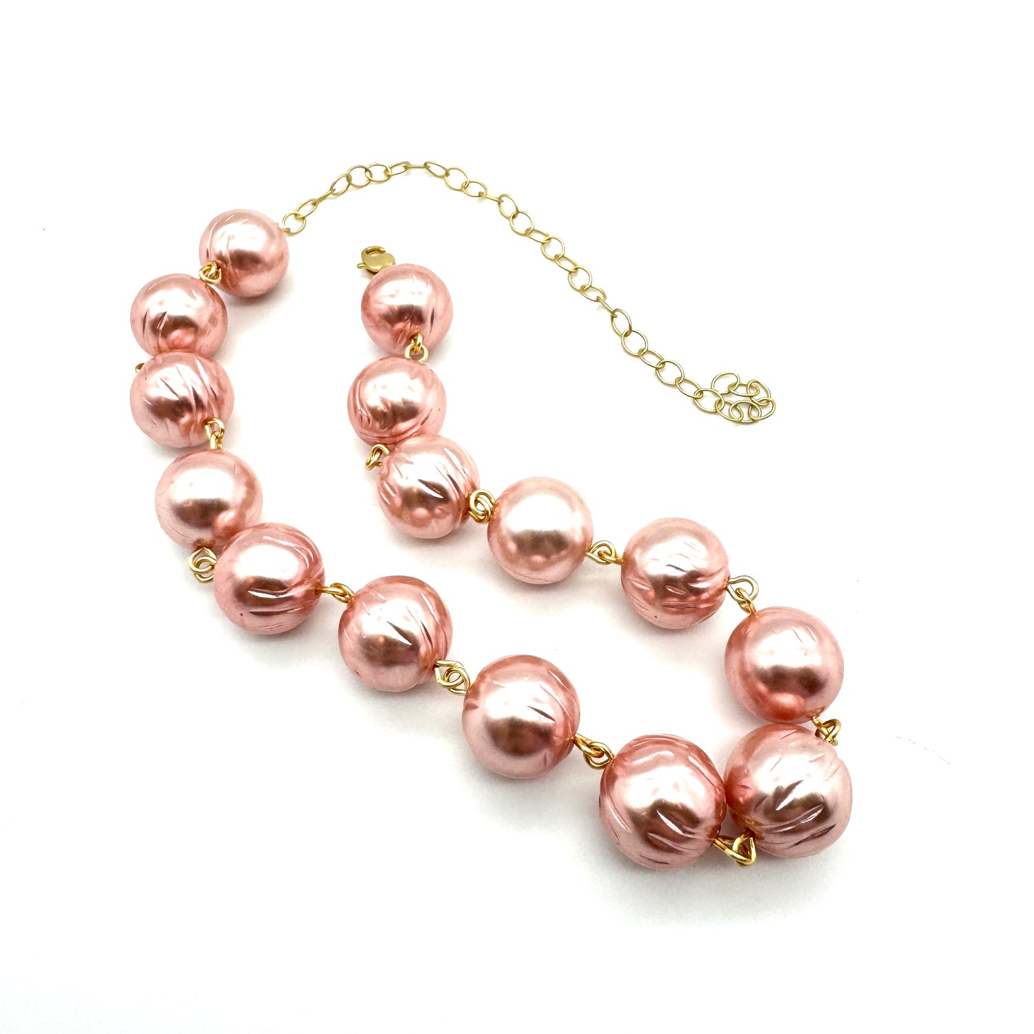 Rose Wrinkled Pearls Amelia Necklace