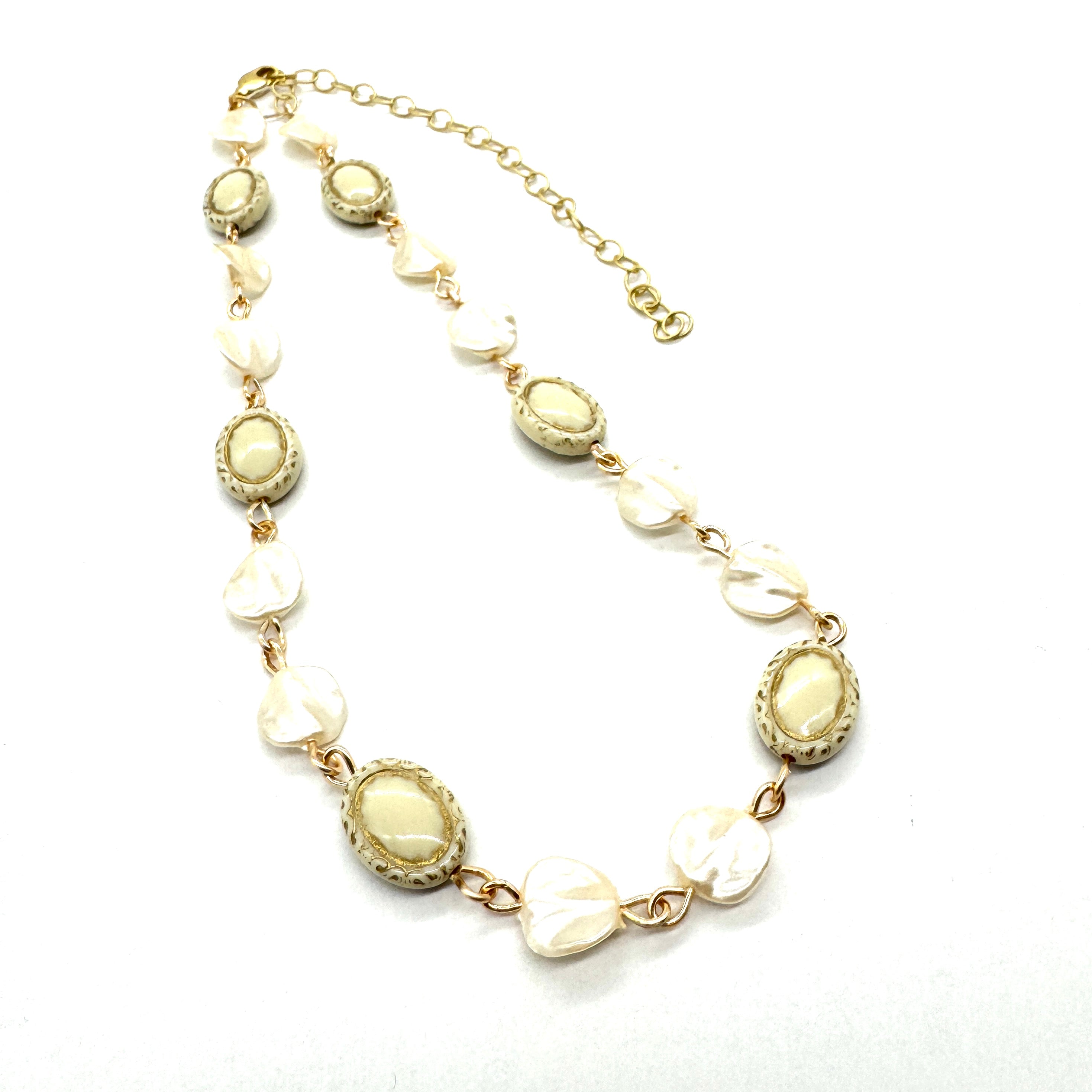 Vanilla Pearls Amelia Necklace