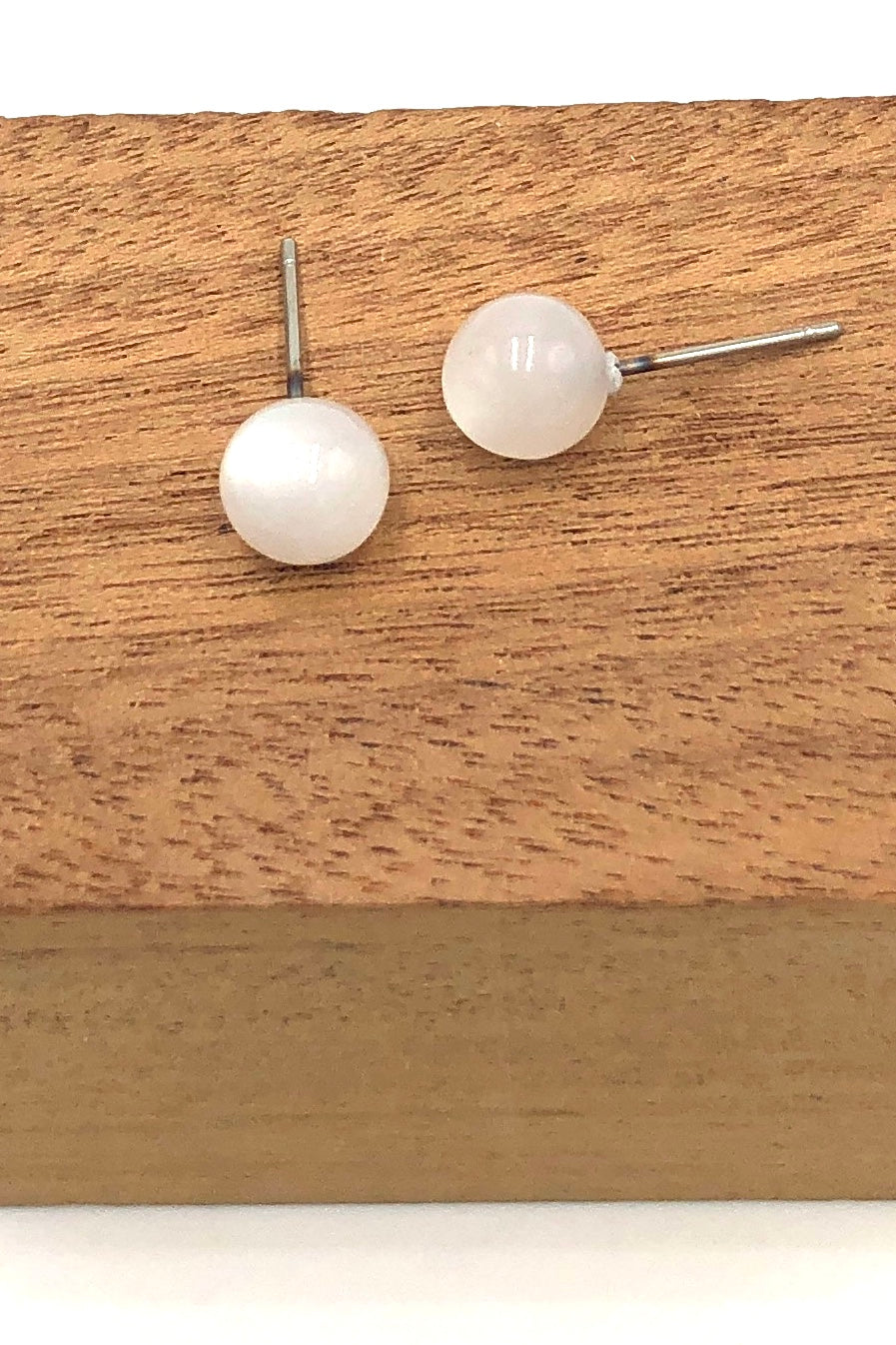 8mm white studs