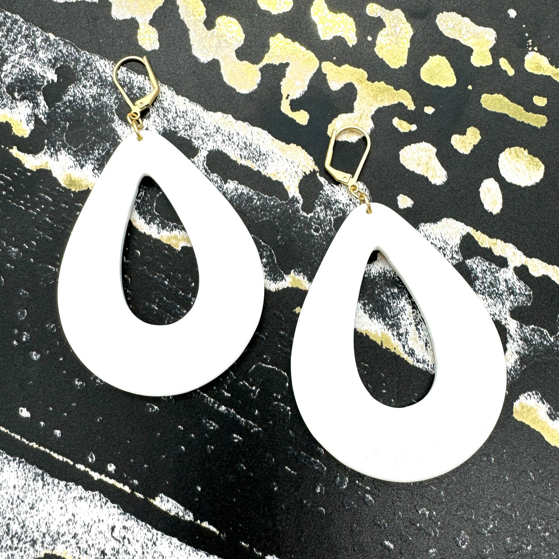 White Bold Tear-Donut Drop Earrings