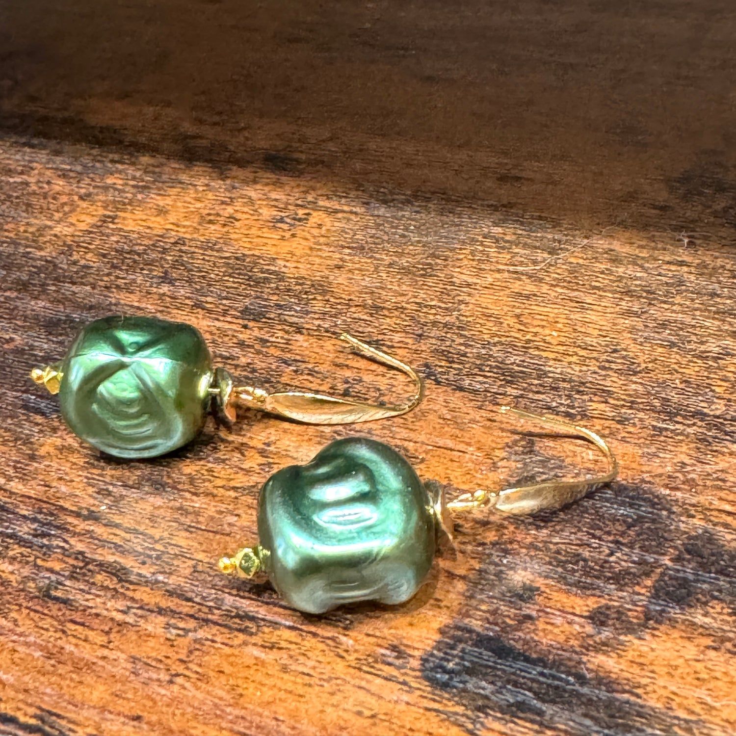 Hollow Evergreen Drop Earrings